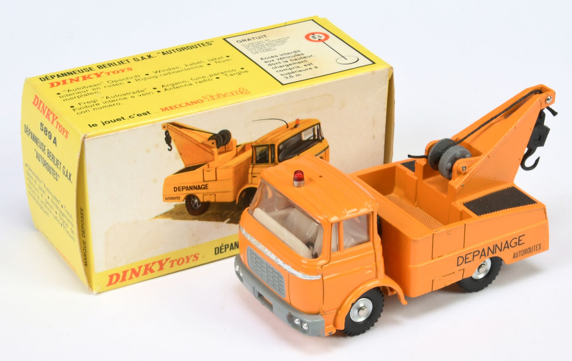 French Dinky Toys 589A Berliet Breakdown Truck - Deep yellow body, back and jib,black platforms, ...