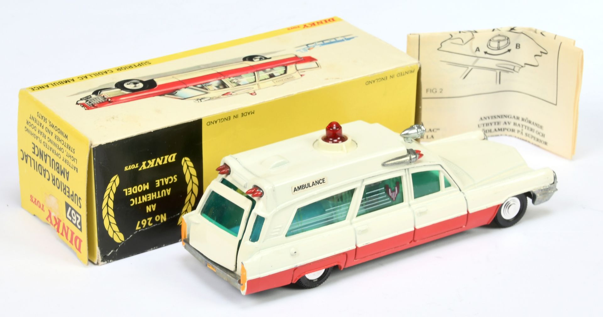Dinky Toys 267 superior Cadillac "Ambulance" - White body, red lower sides, green tinted windows,... - Image 2 of 2