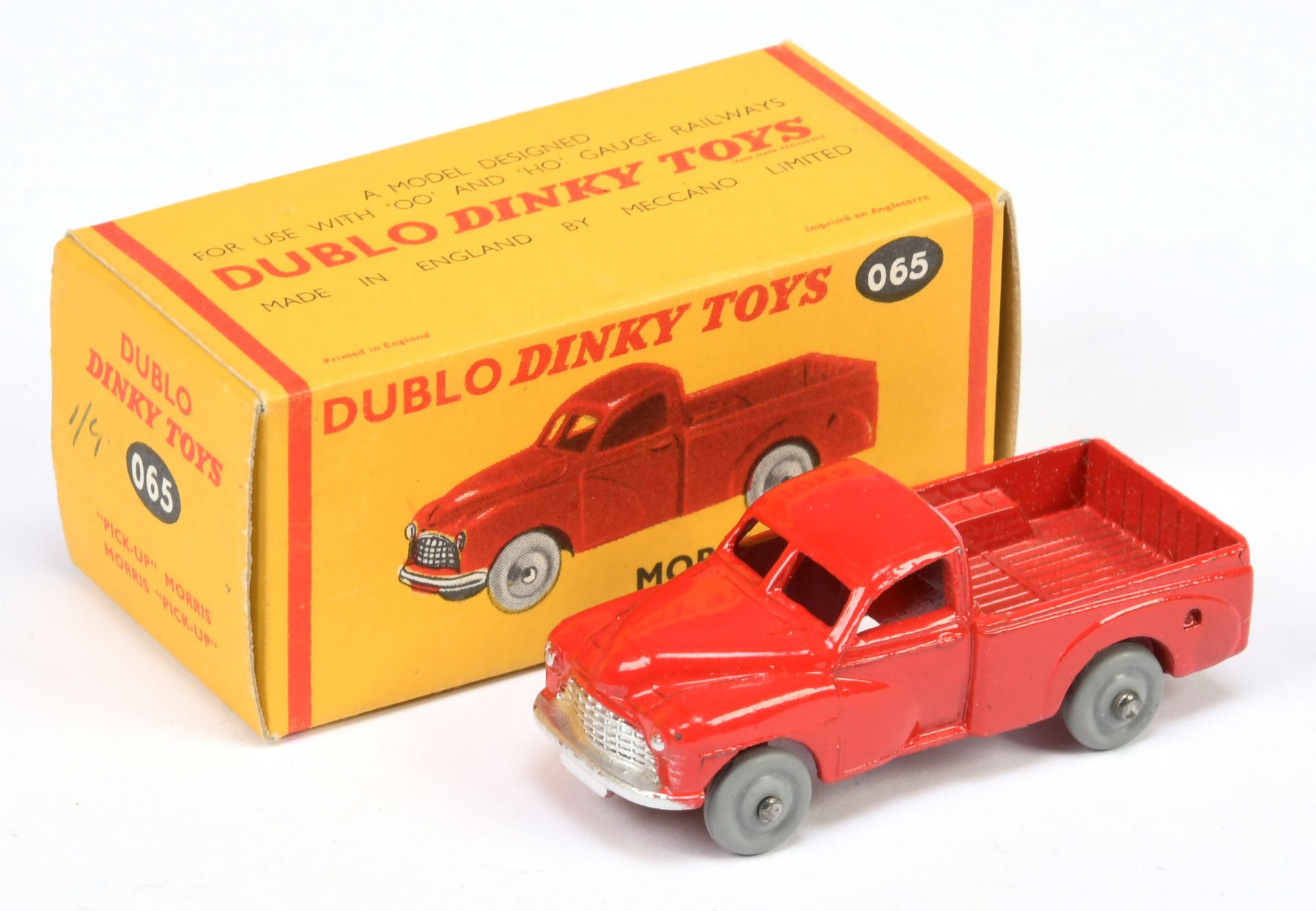 Dinky Toys Dublo 065 Morris Pick-Up - Red body, silver trim and smooth grey wheels - Excellent (c...