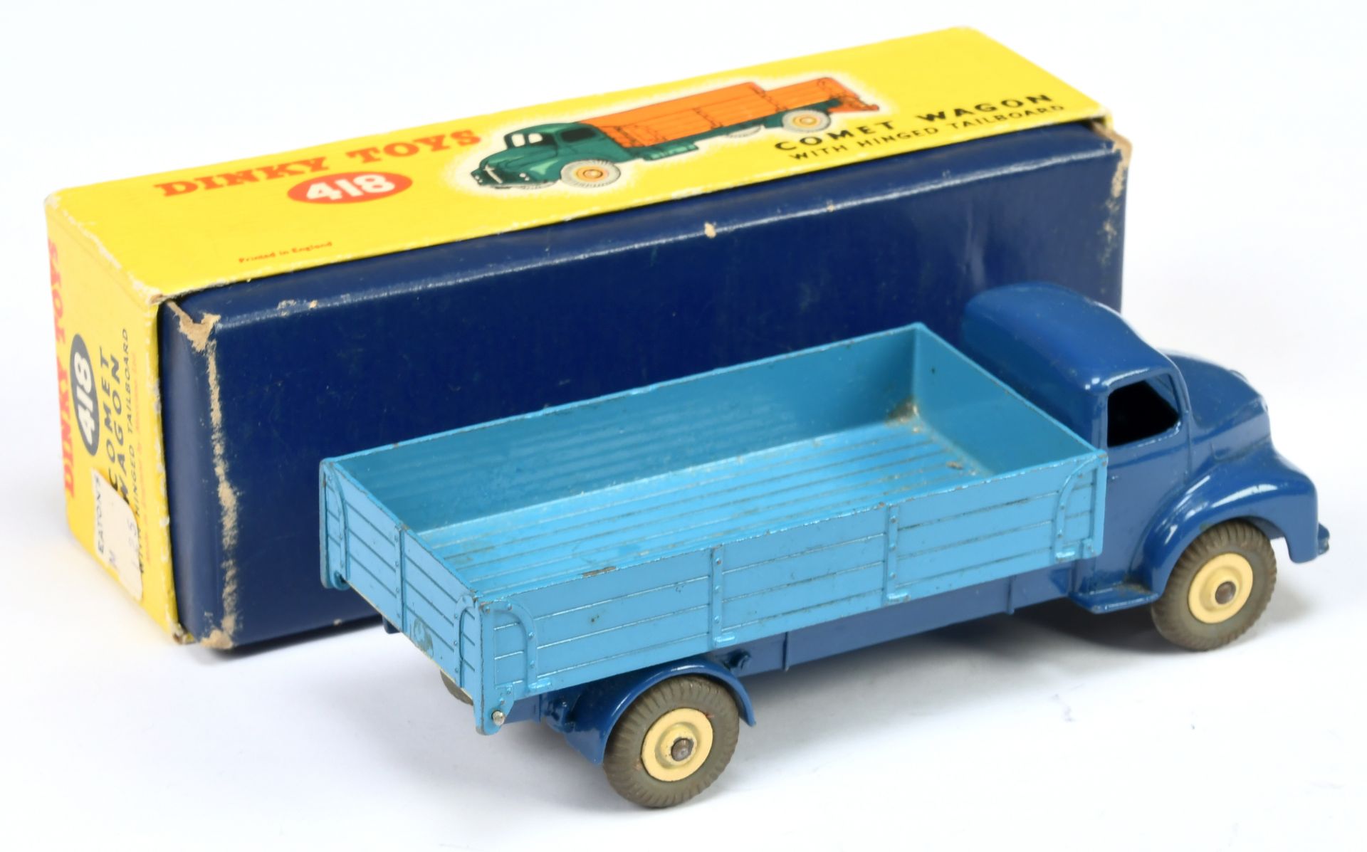 Dinky Toys 418 Leyland Comet Wagon With Hinged Tailboard -Two-Tone Blue, light beige supertoy hub... - Bild 2 aus 2