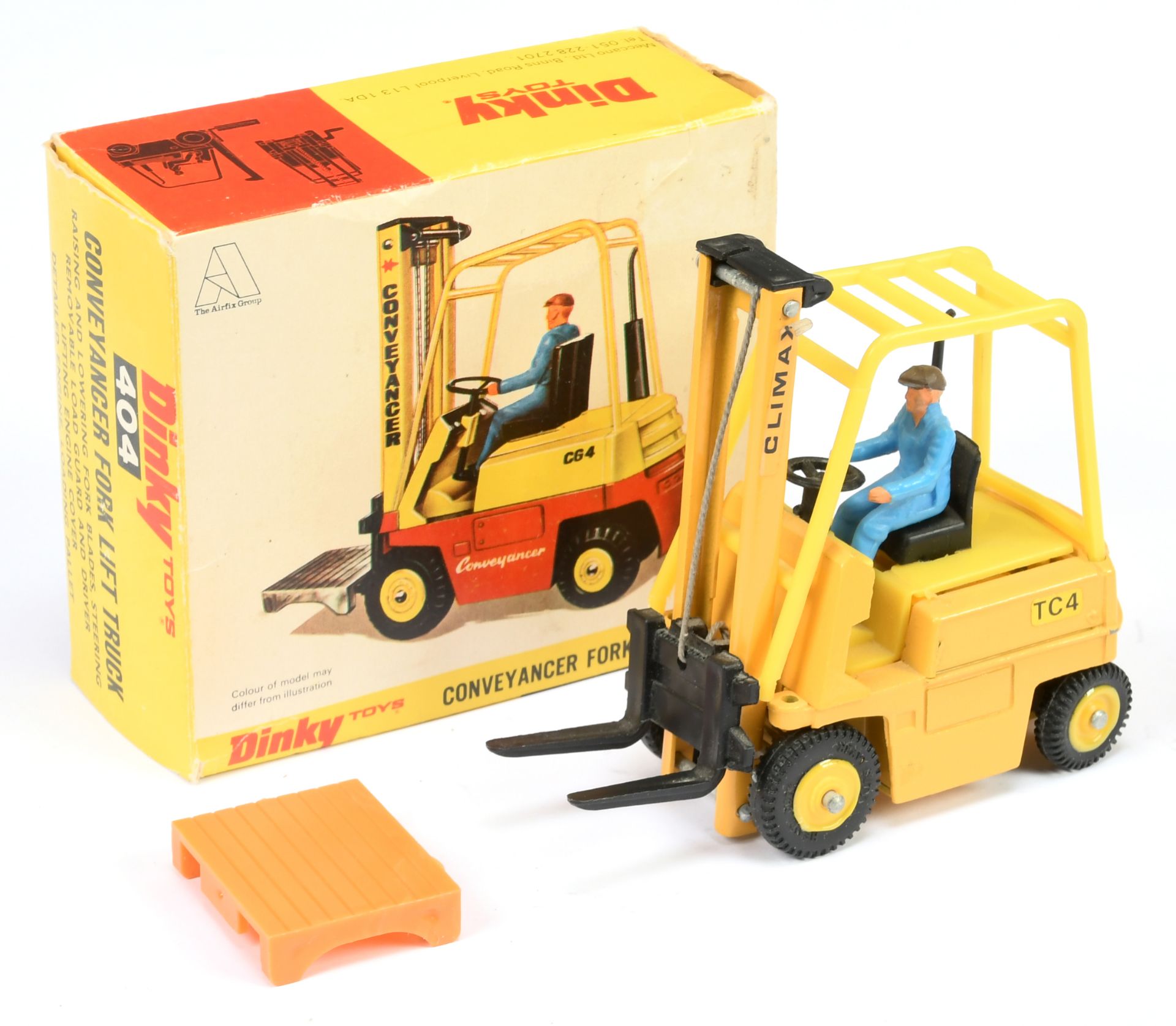 Dinky Toys 404 Conneyancer Fork Lift Truck - Deep yellow body, yellow plastic inner and cage, bla...