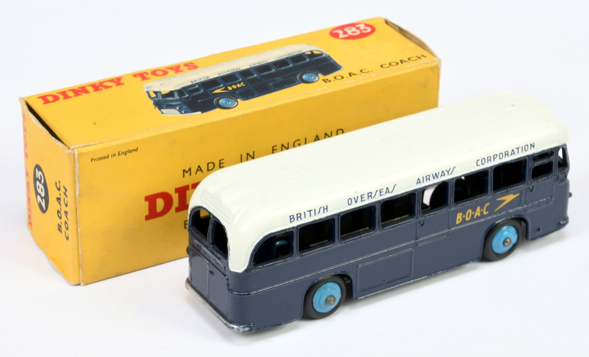 Dinky Toys 283 "BOAC" Duple Roadmaster Airport Coach - Dark blue body, white roof, silver trim, m... - Bild 2 aus 3