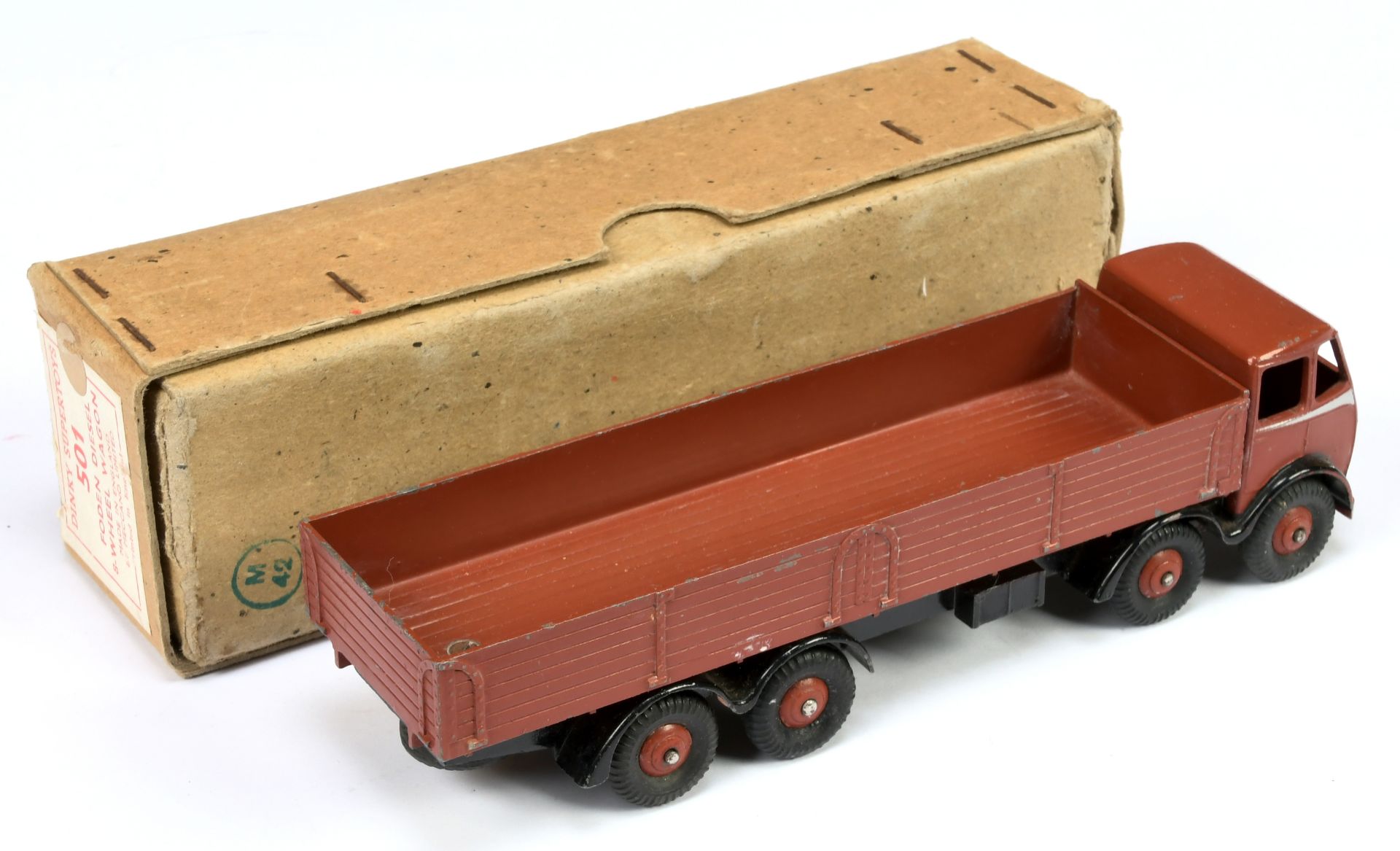 Dinky Toys 501 Foden (type 1) Diesel 8-Wheel Wagon - Brown cab and back, black chassis, silver tr... - Bild 2 aus 2