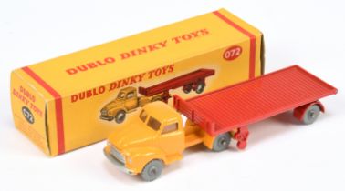 Dinky Toys Dublo 072 Bedford Articulated Flat Truck - Yellow cab with silver trailer, red trailer...