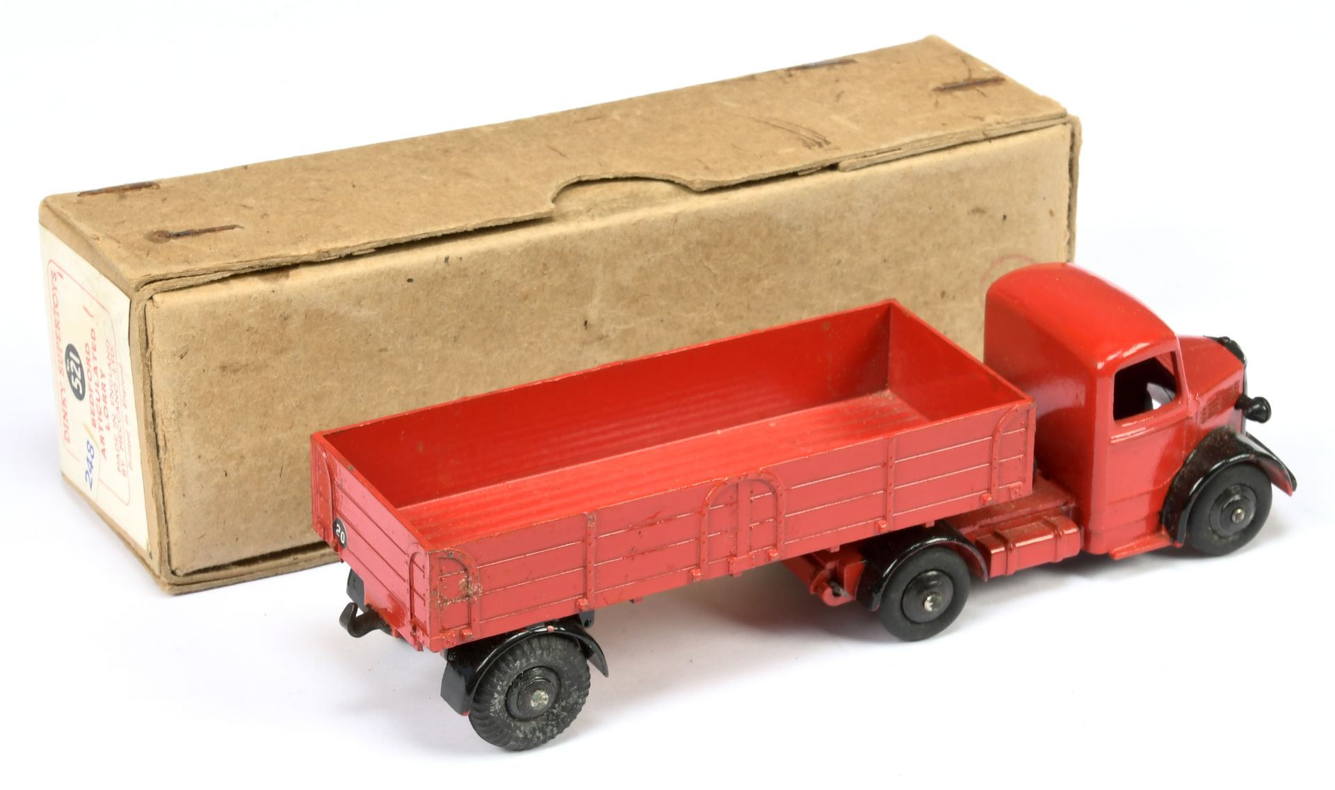 Dinky Toys 521 Bedford Articulated Lorry - Red, black including rigid hubs and metal hook  - Image 2 of 2