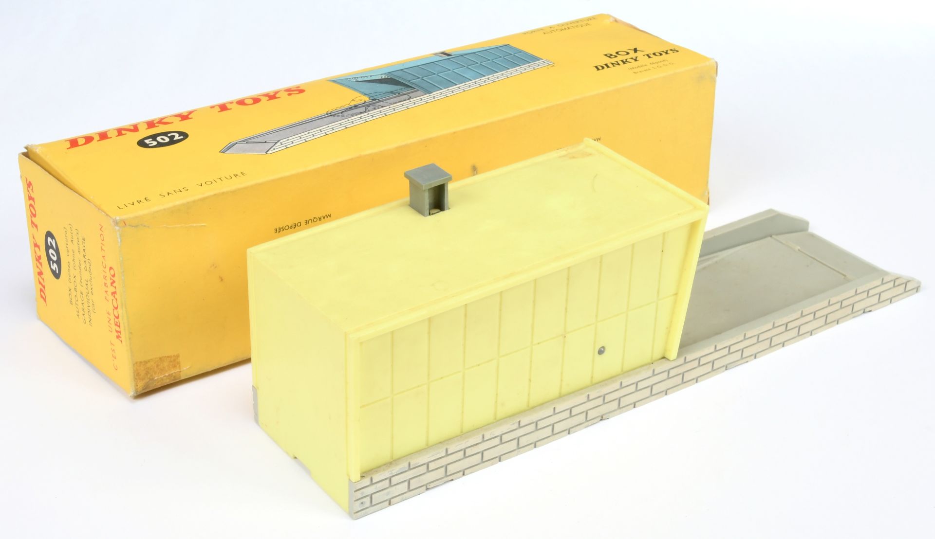 French Dinky Toys 502 Garage - Plastic issue grey base and opening door, with bright yellow garage  - Image 2 of 2