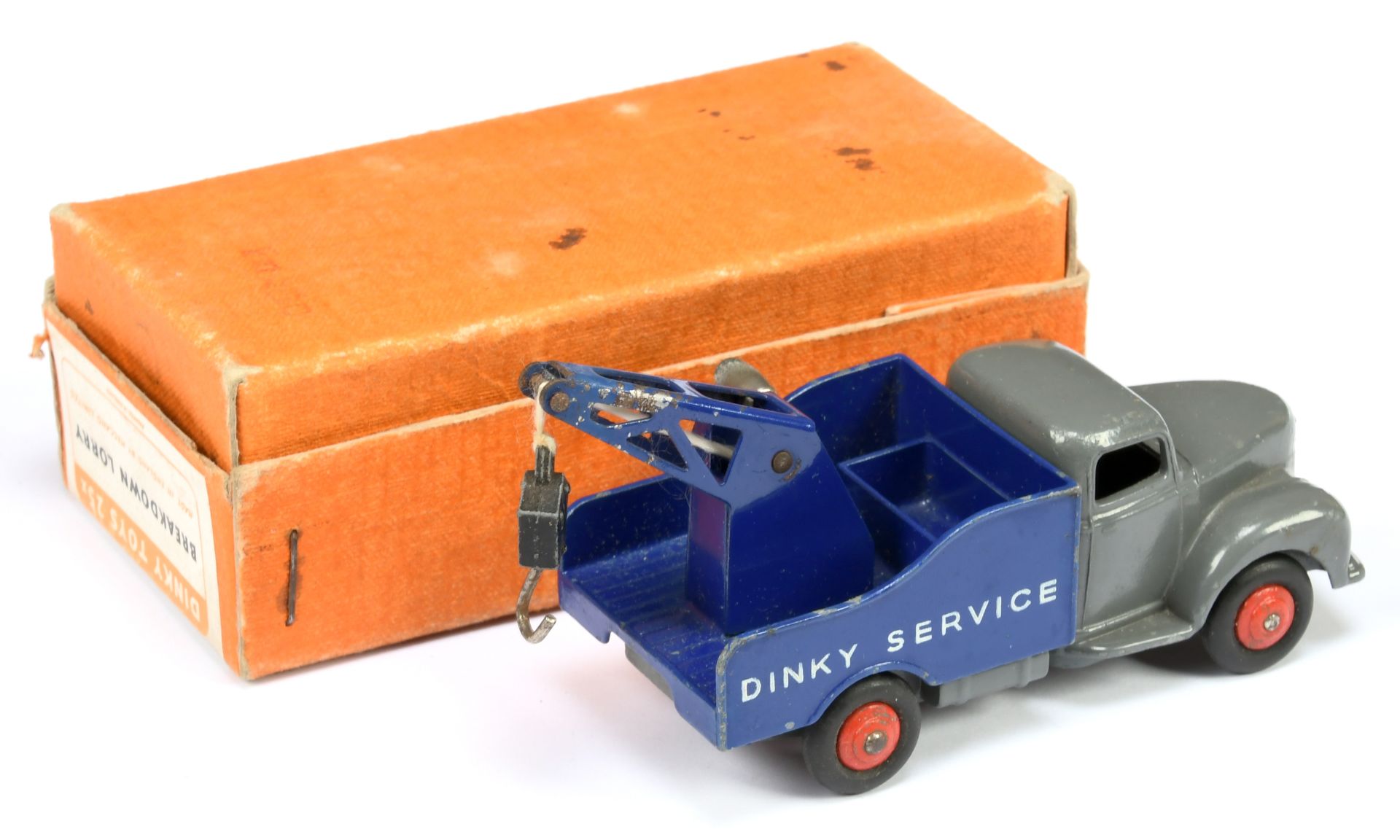 Dinky Toys 25X Commer Breakdown Lorry - Mid grey, Violet blue back and jib, silver trim, reds rig... - Bild 2 aus 2