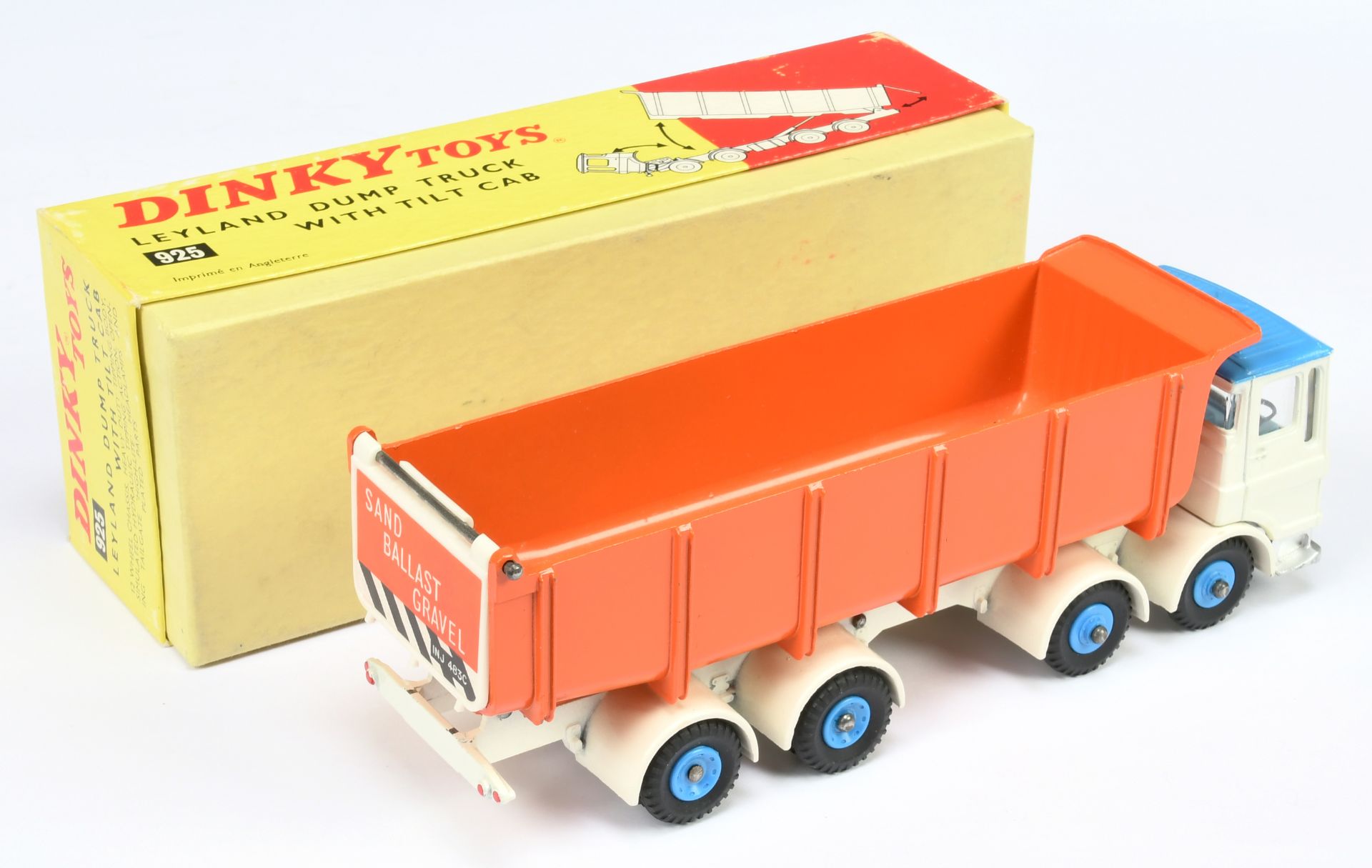 Dinky Toys 925 Leyland Dump Truck With Tilt Cab - Off white cab and chassis, mid-blue roof and pl... - Image 2 of 2