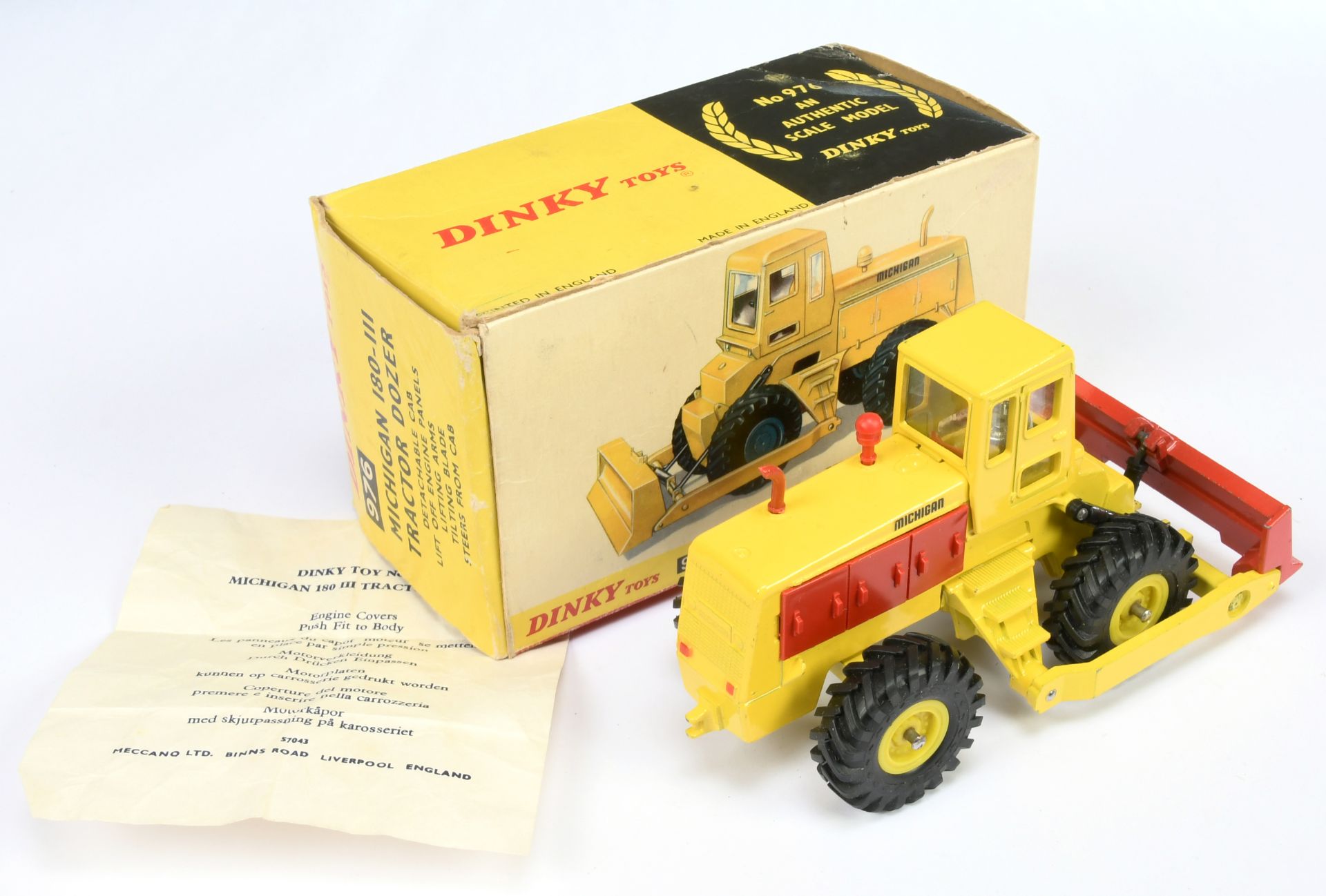Dinky Toys 976 Michigan 180-111 tractor Dozer - Yellow body, red front blade, engine covers, stac... - Bild 2 aus 2