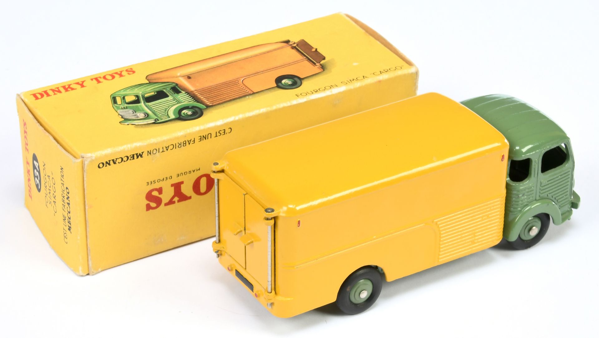 French Dinky Toys 33A Simca Cargo Truck - Drab green cab, chassis and convex hubs, yellow back an... - Bild 2 aus 2