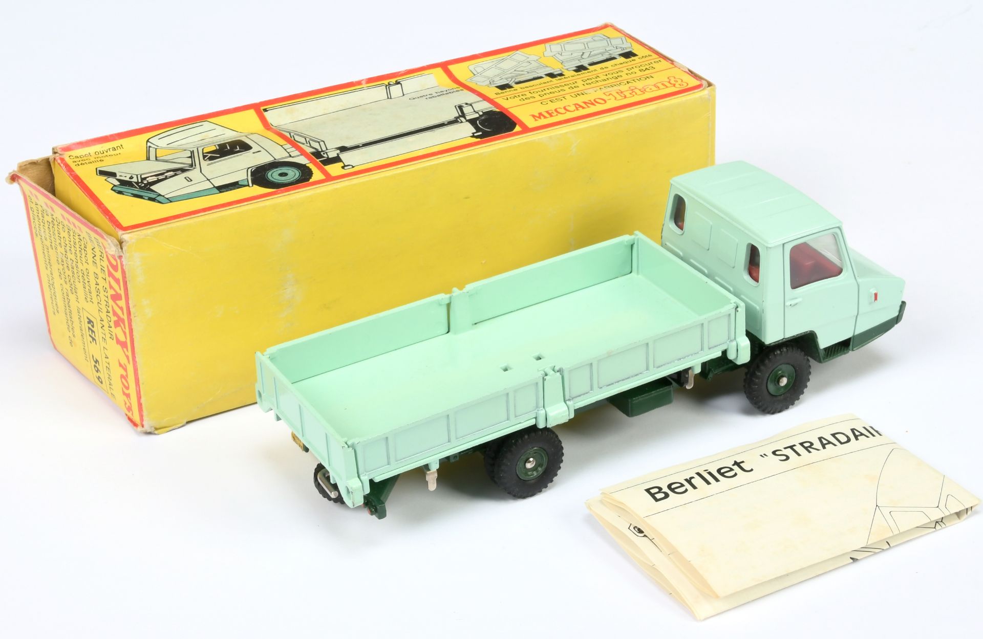 French Dinky Toys 569 Berliet Stradair - Pale green, dark green chassis and concave hubs, red int... - Bild 2 aus 2