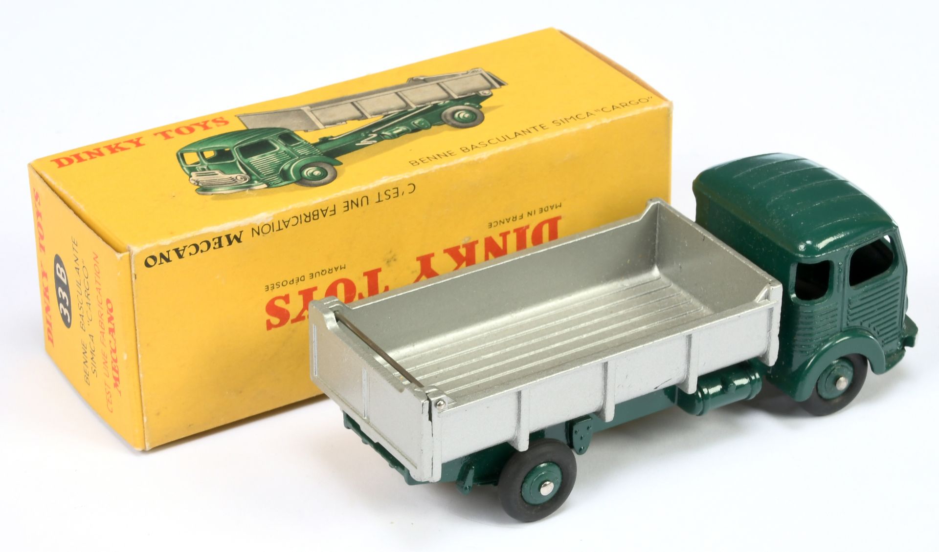 French Dinky Toys 33B Simca Cargo Tipper Truck - Green cab, chassis and convex hubs silver ribbed... - Image 2 of 2