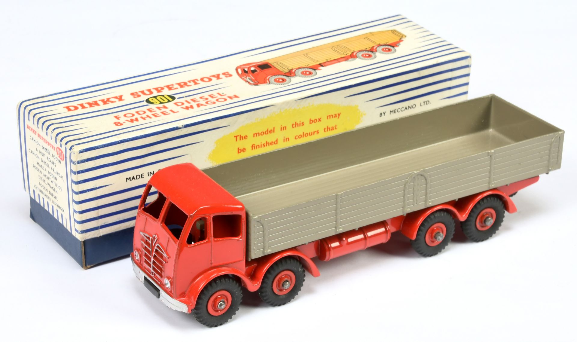 Dinky Toys 901 Foden (Type 2) 8-Wheel Diesel Wagon - Red cab, chassis and supertoy hubs,fawn back...