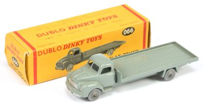 Dinky Toys Dublo 066 Bedford Flat truck - Grey including Chassis, back and smooth wheels 