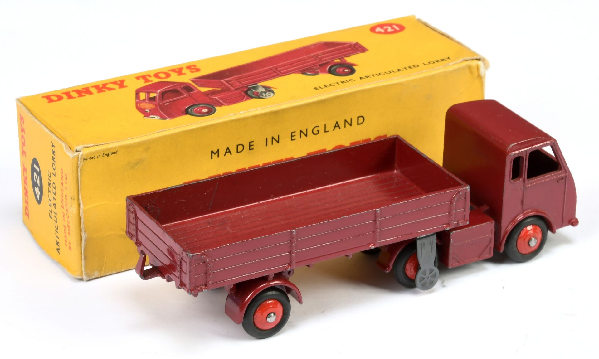 Dinky Toys 421 Electric Articulated Lorry " British Railways" - Maroon Unit and trailer, silver f... - Image 2 of 2