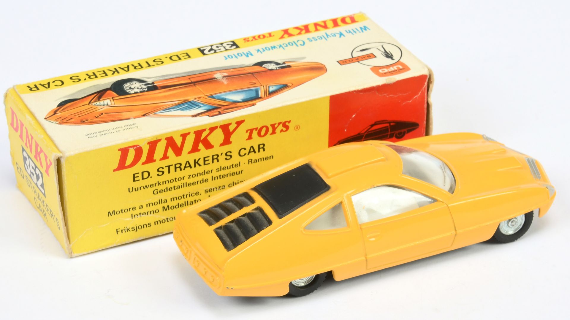 Dinky Toys 352 "UFO" Ed Strakers Car  - Yellow body, black engine covers, pale grey interior, sil... - Bild 2 aus 2