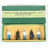 Dinky Toys 5 O Gauge " Train and Hotel Staff" Figure Set - Containing 5 pieces - Including porters