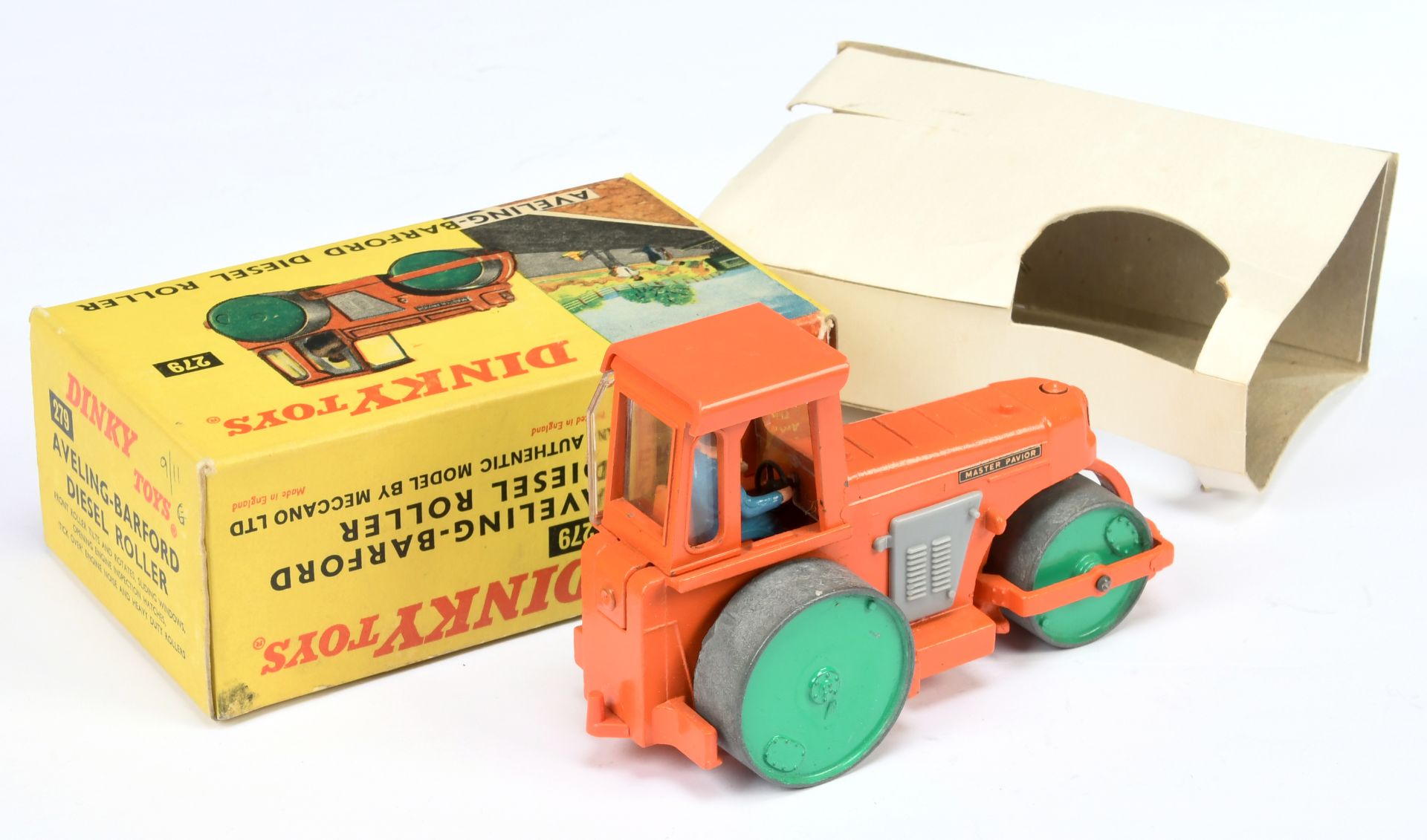 Dinky Toys 279 Aveling Barford Diesel Roller - orange body and cab including roof, grey plastic e... - Image 2 of 2