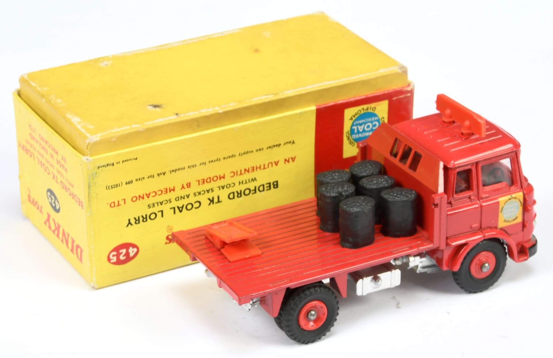 Dinky Toys 425 Bedford TK Coal Truck "Hall & Co Ltd" - Red cab, back and interior (harder variati... - Image 2 of 2