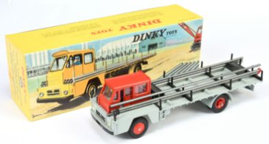 French Dinky Toys 885 Camion Saviem Portefer - Red cab and plastic hubs, grey back with side mirr...