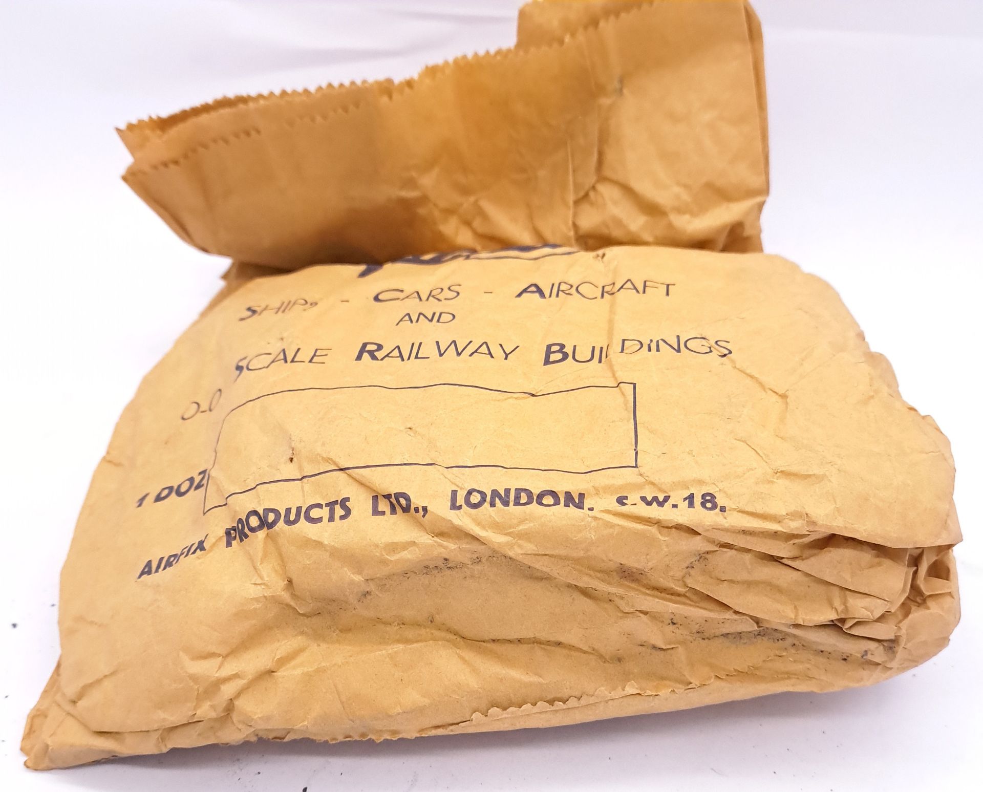 Airfix c1960’s ORIGINAL TRADE BAG complete with Bagged (possibly Type3) “Spitfire” Kits - Image 7 of 7