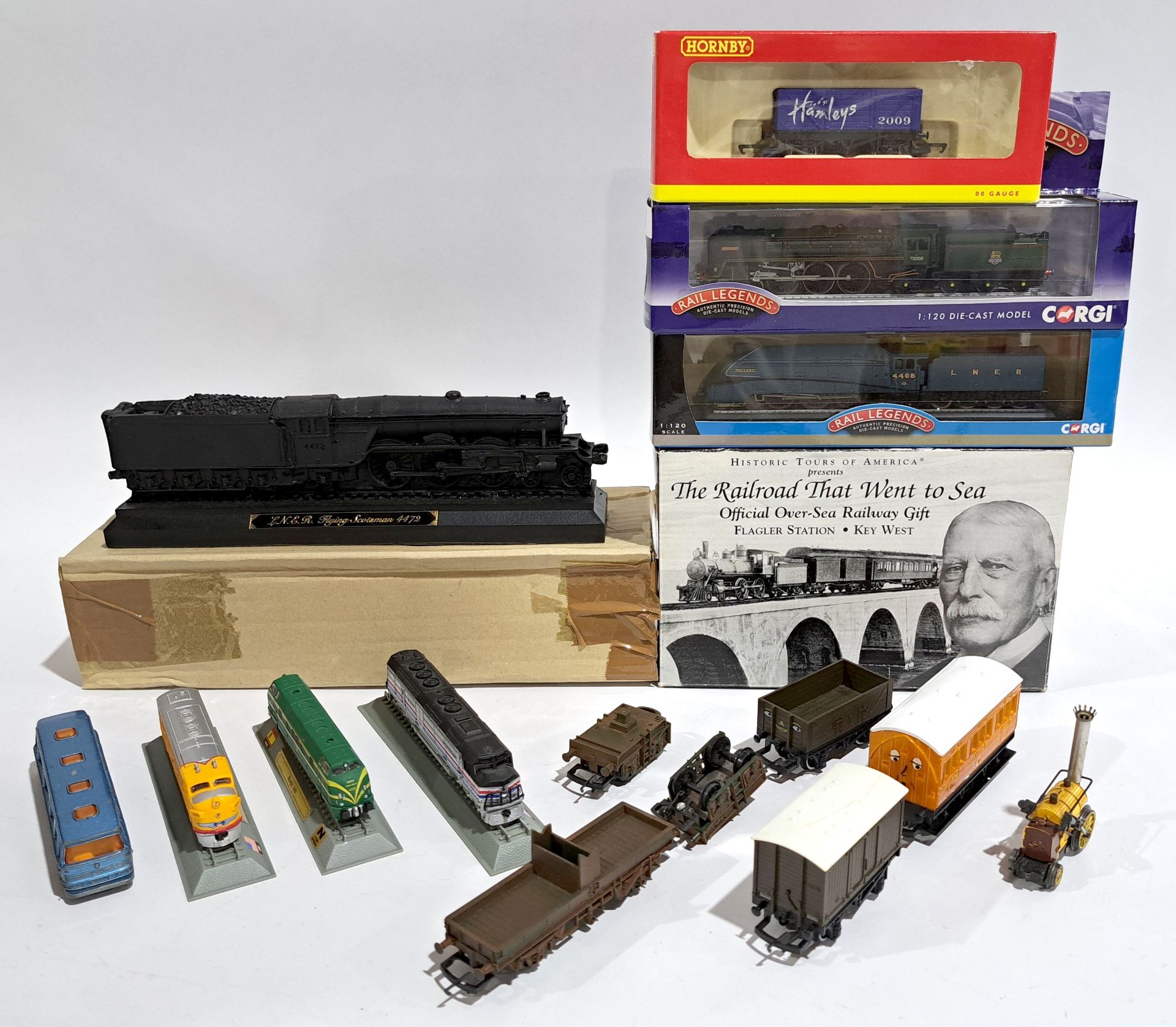Corgi, Hornby & similar, Trains & similar, a boxed & unboxed group
