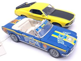 Franklin Mint, a boxed pair of 1:24 scale Mustang models