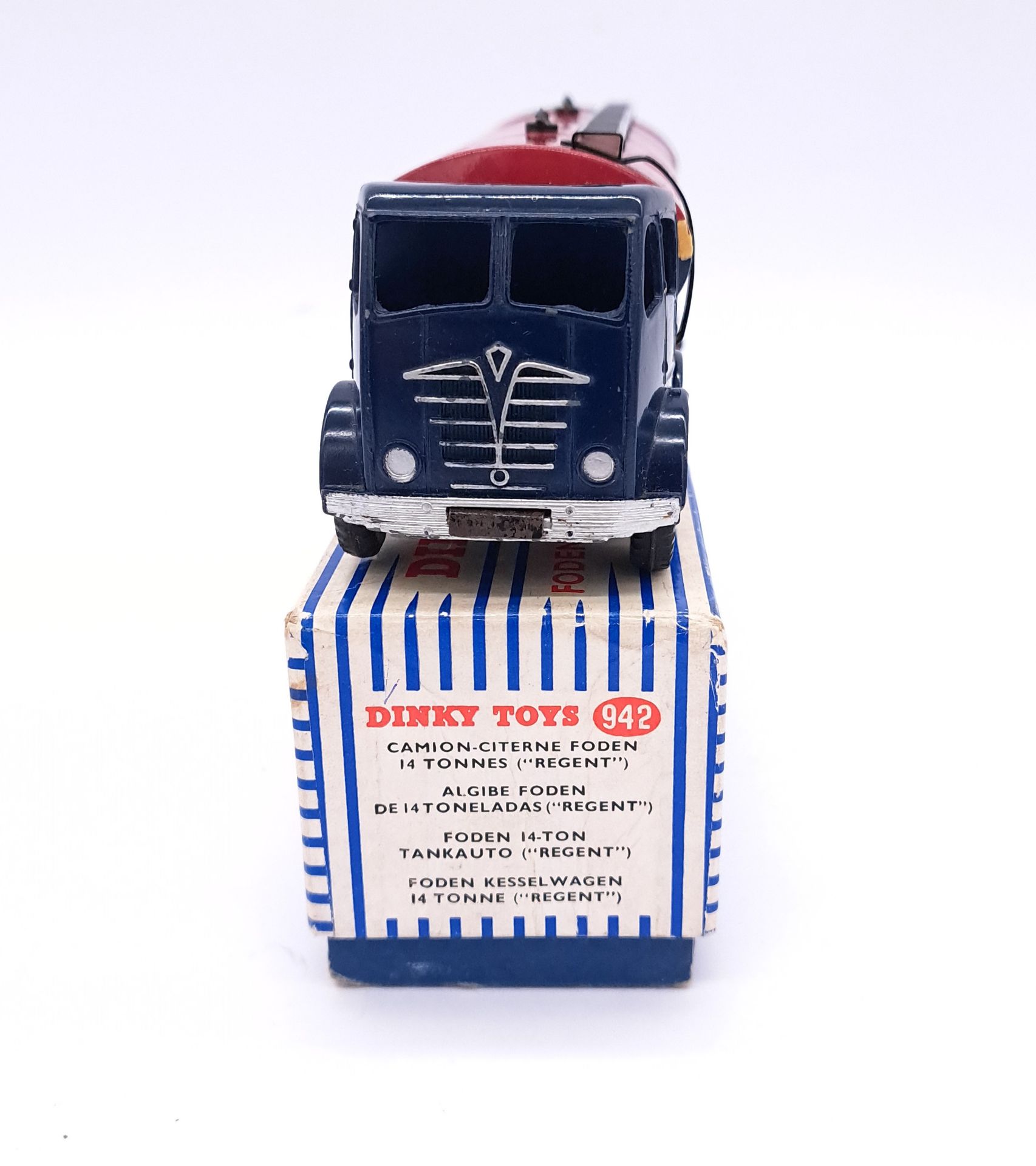 Dinky 942 Foden (2nd type) 14-ton "Regent" Tanker - Image 2 of 8