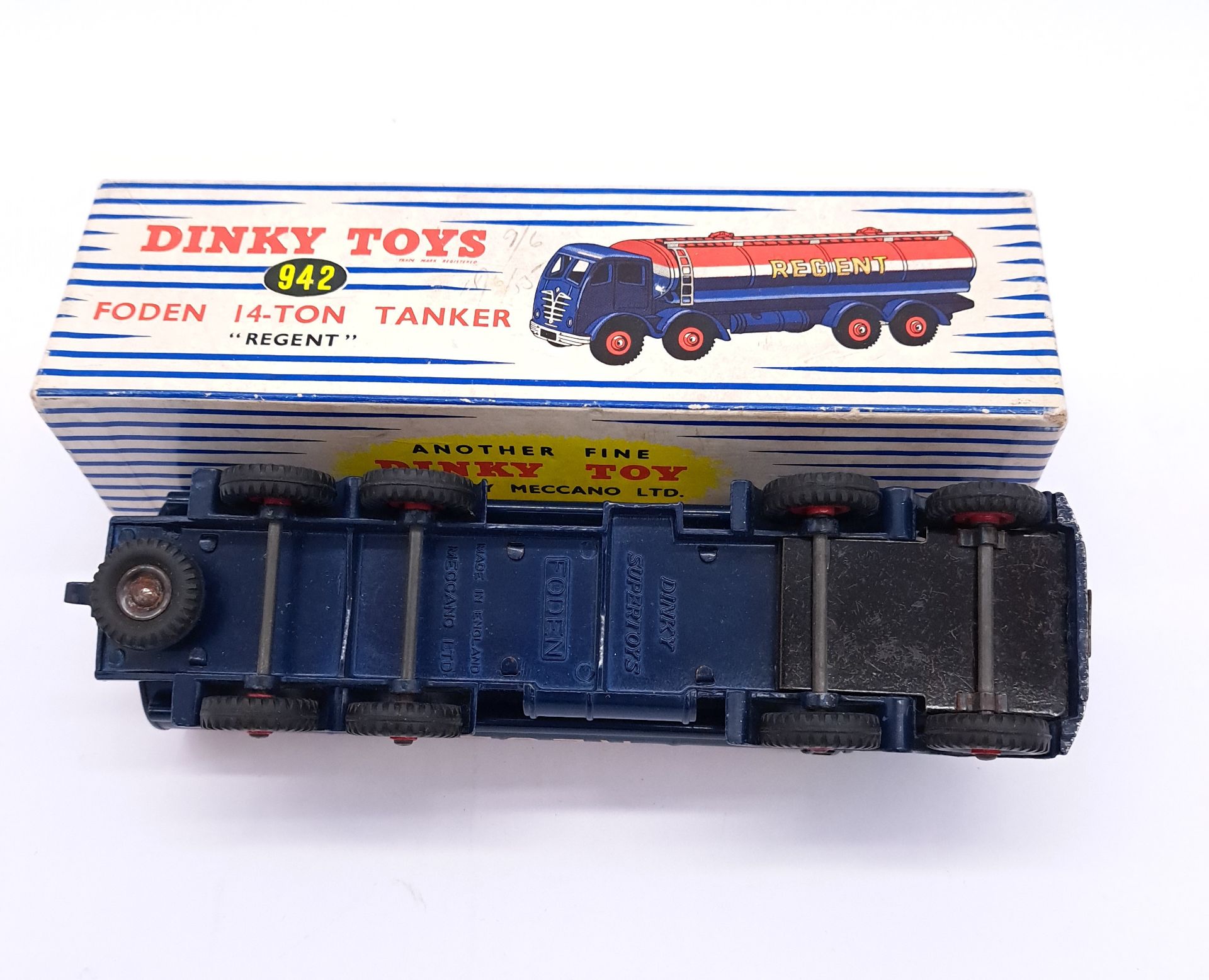 Dinky 942 Foden (2nd type) 14-ton "Regent" Tanker - Image 6 of 8