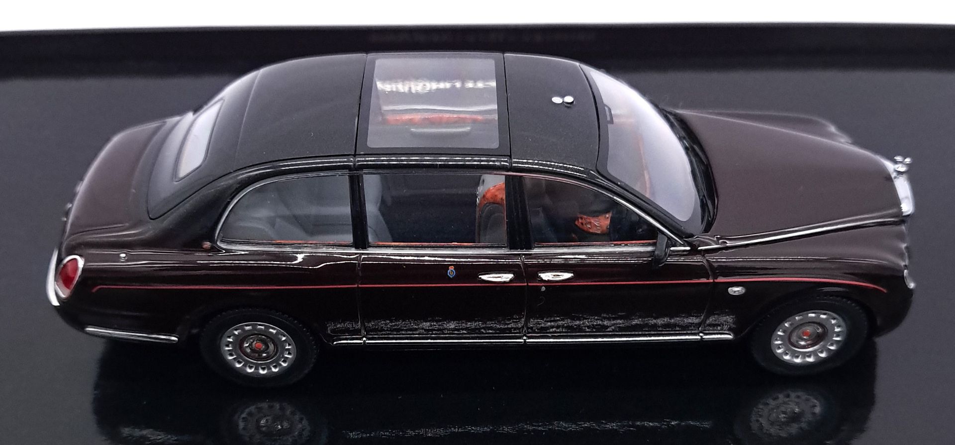 Minichamps 1/43rd scale Bentley State Limousine - Image 4 of 6