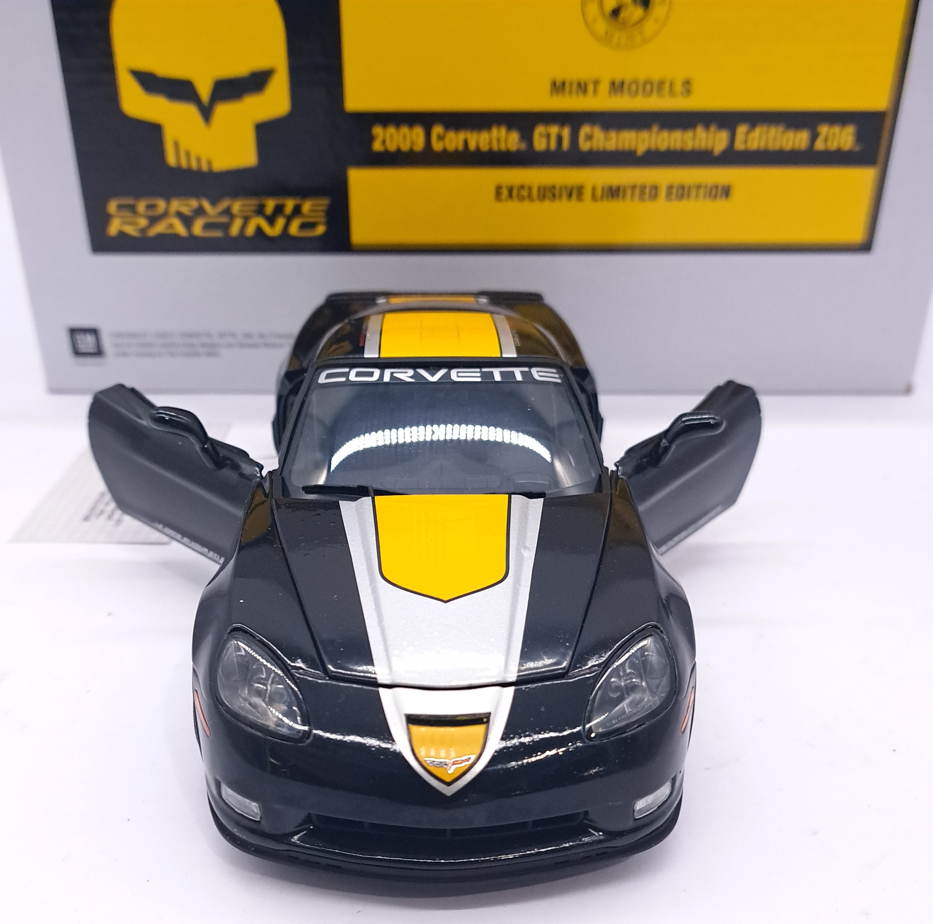 Franklin Mint, a boxed 1:24 scale Limited Edition (Corvette Racing series) - Image 2 of 4