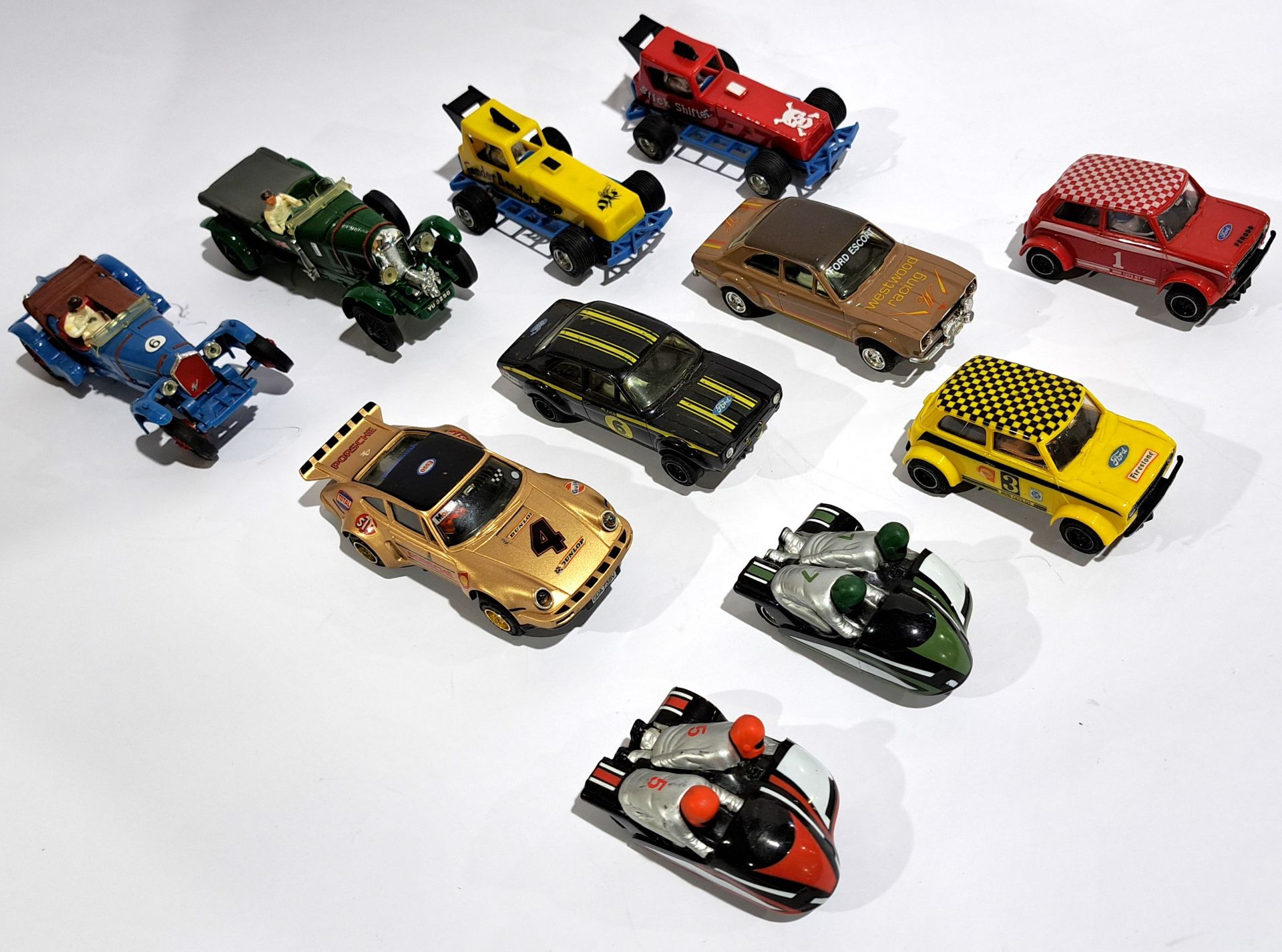 Scalextric Electric Model Racing Cars, an unboxed group