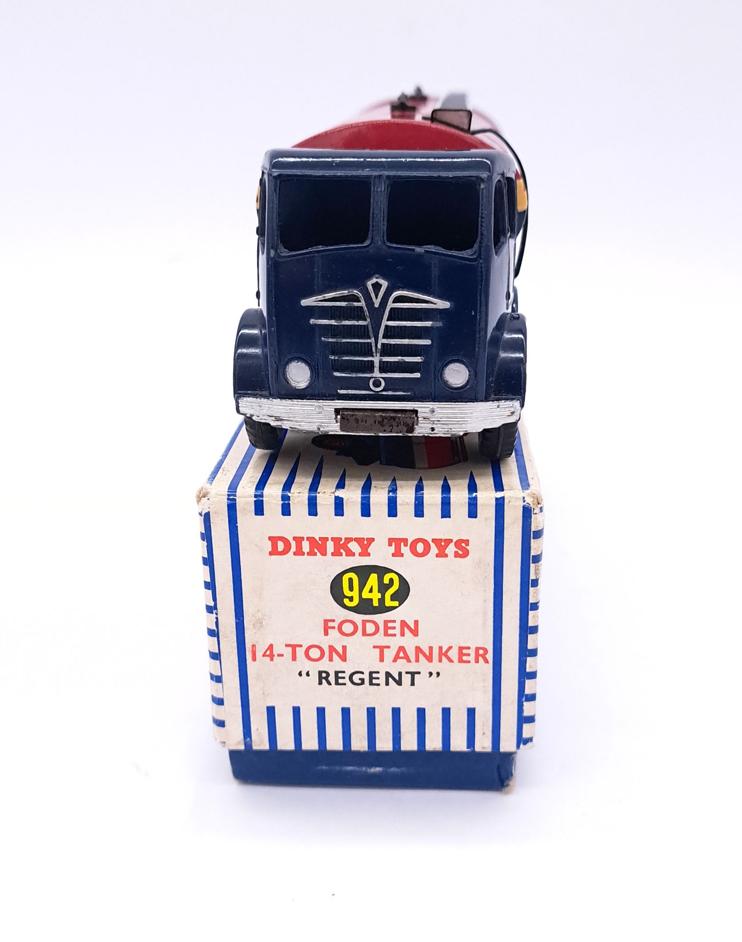 Dinky 942 Foden (2nd type) 14-ton "Regent" Tanker - Image 4 of 8