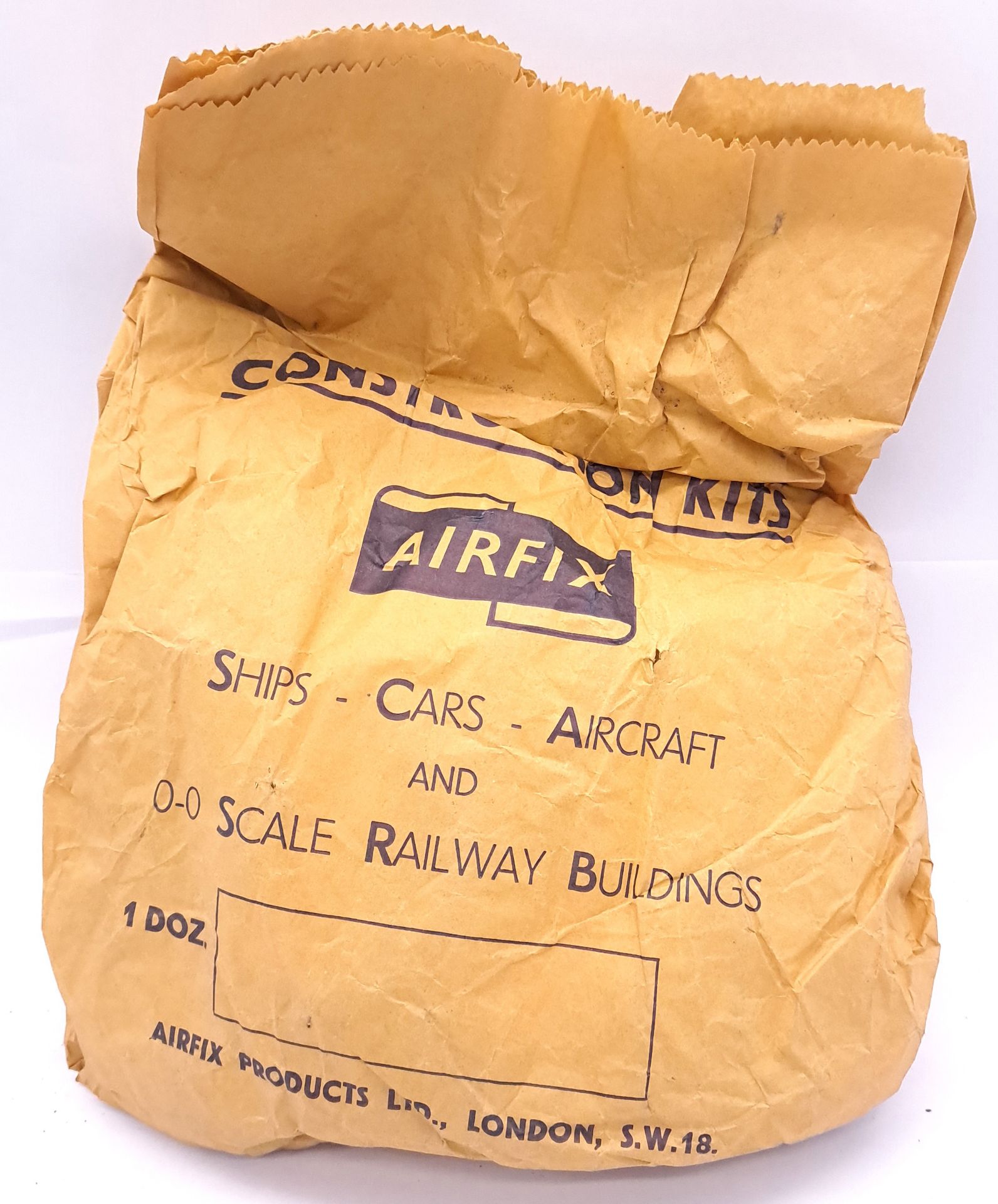 Airfix c1960’s ORIGINAL TRADE BAG complete with Bagged (possibly Type3) “Spitfire” Kits - Image 2 of 7