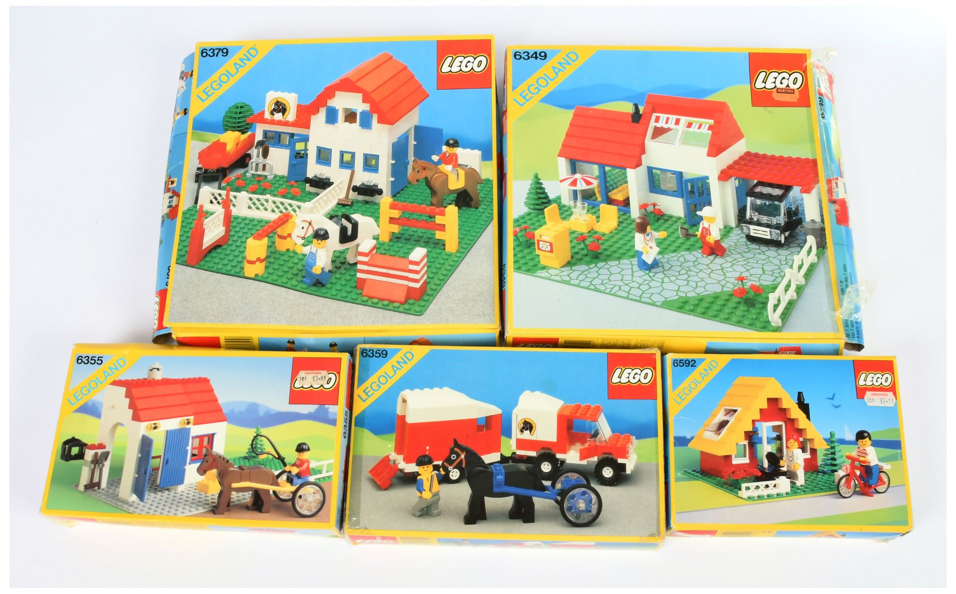 Lego Legoland Classic Town group (1) 6349 Holiday Villa (2) 6379 Riding School (3) 6359 Horse Tra...