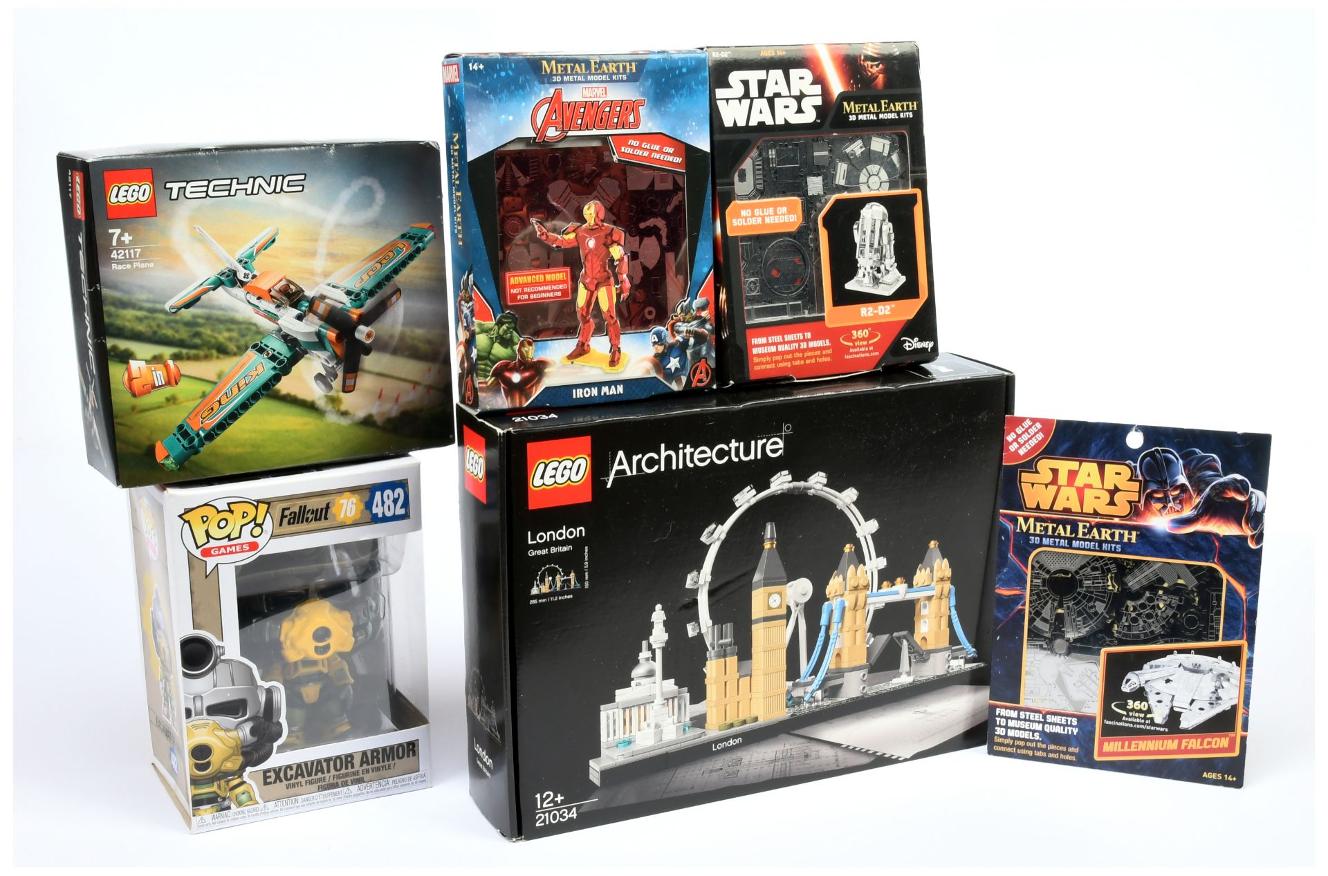 Lego pair & Star Wars (1) 21034 Architecture London - previously built (2) 42117 Technic Race Pla...