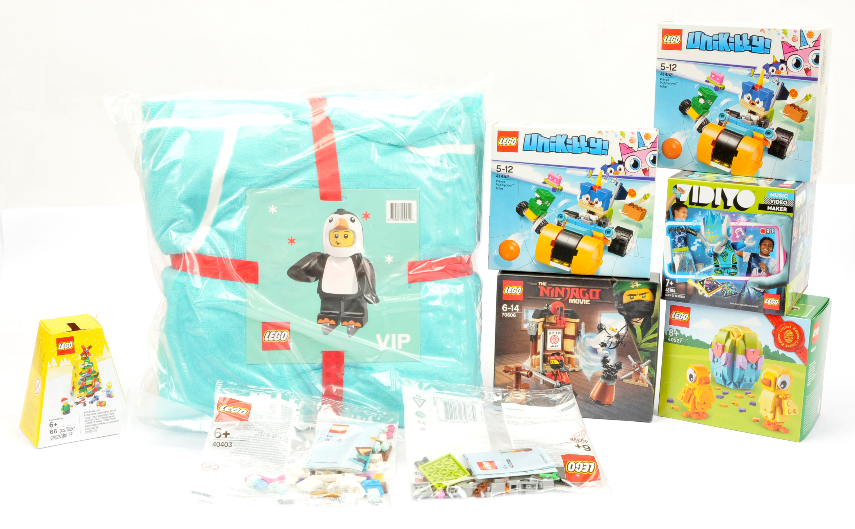 Lego mixed sets includes VIP Fleece Blanket, 40527 Easter Chicks, 41452 x 2 Unikitty - Prince Pup...
