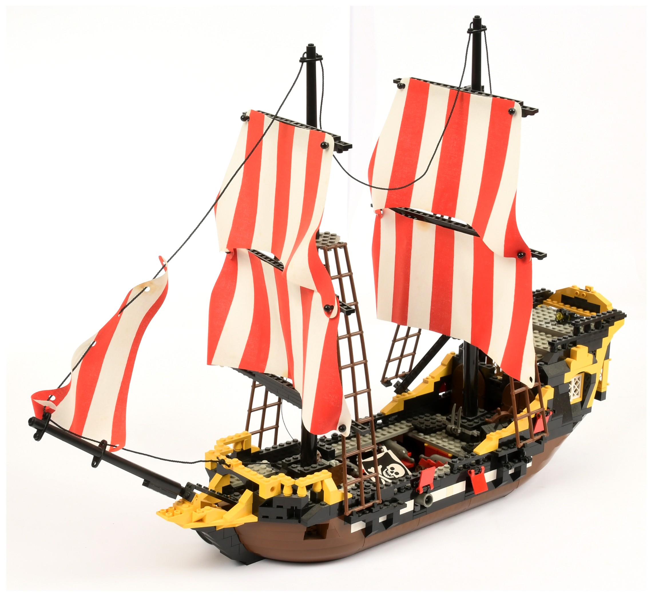 Lego 6285 Pirates Black Seas Barracuda, with ioriginal instructions,with Minifigures - Good to Ex... - Image 2 of 3