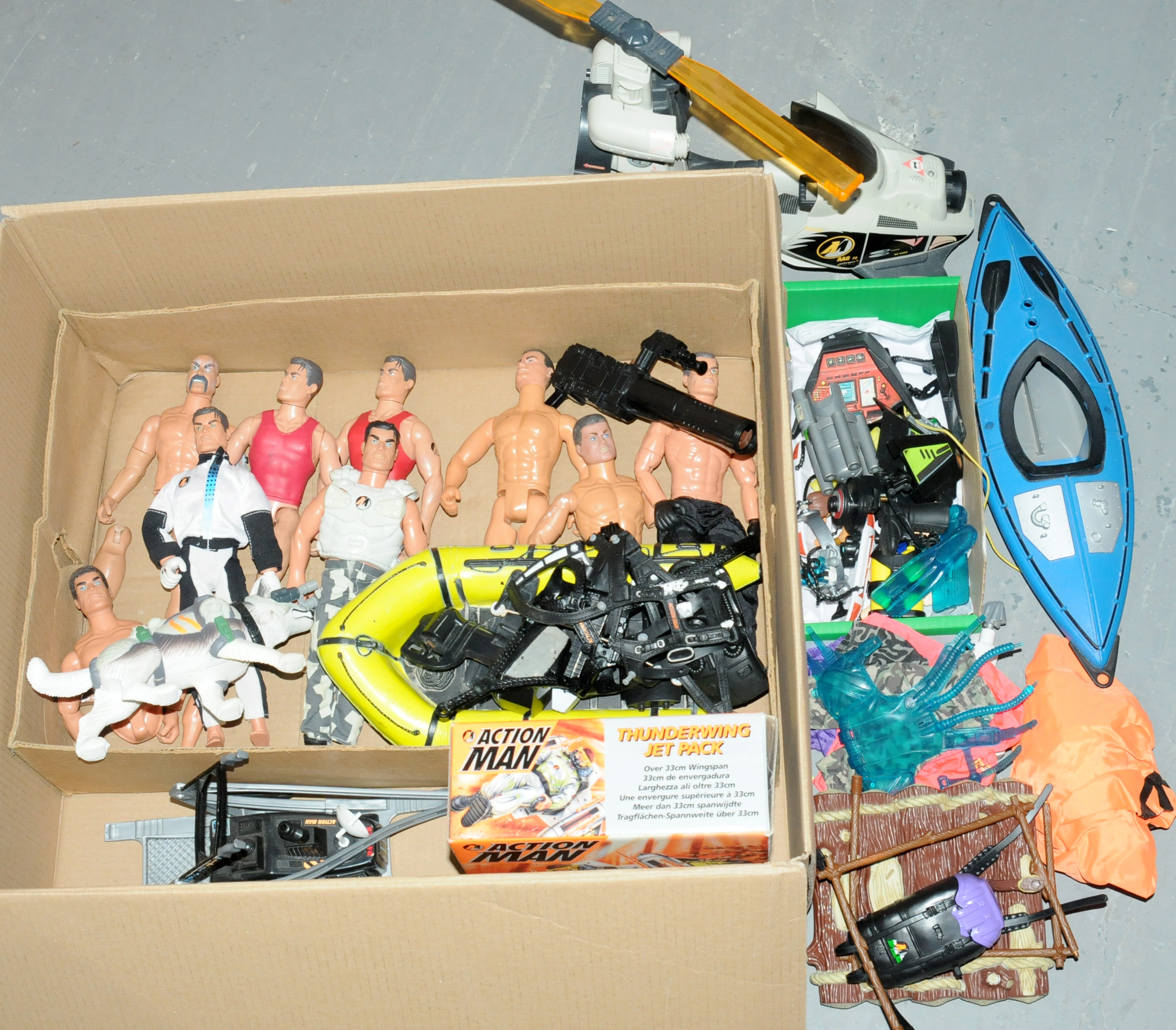 Hasbro Action Man, a large quantity of modern issue action figures, vehicles and accessories, inc...