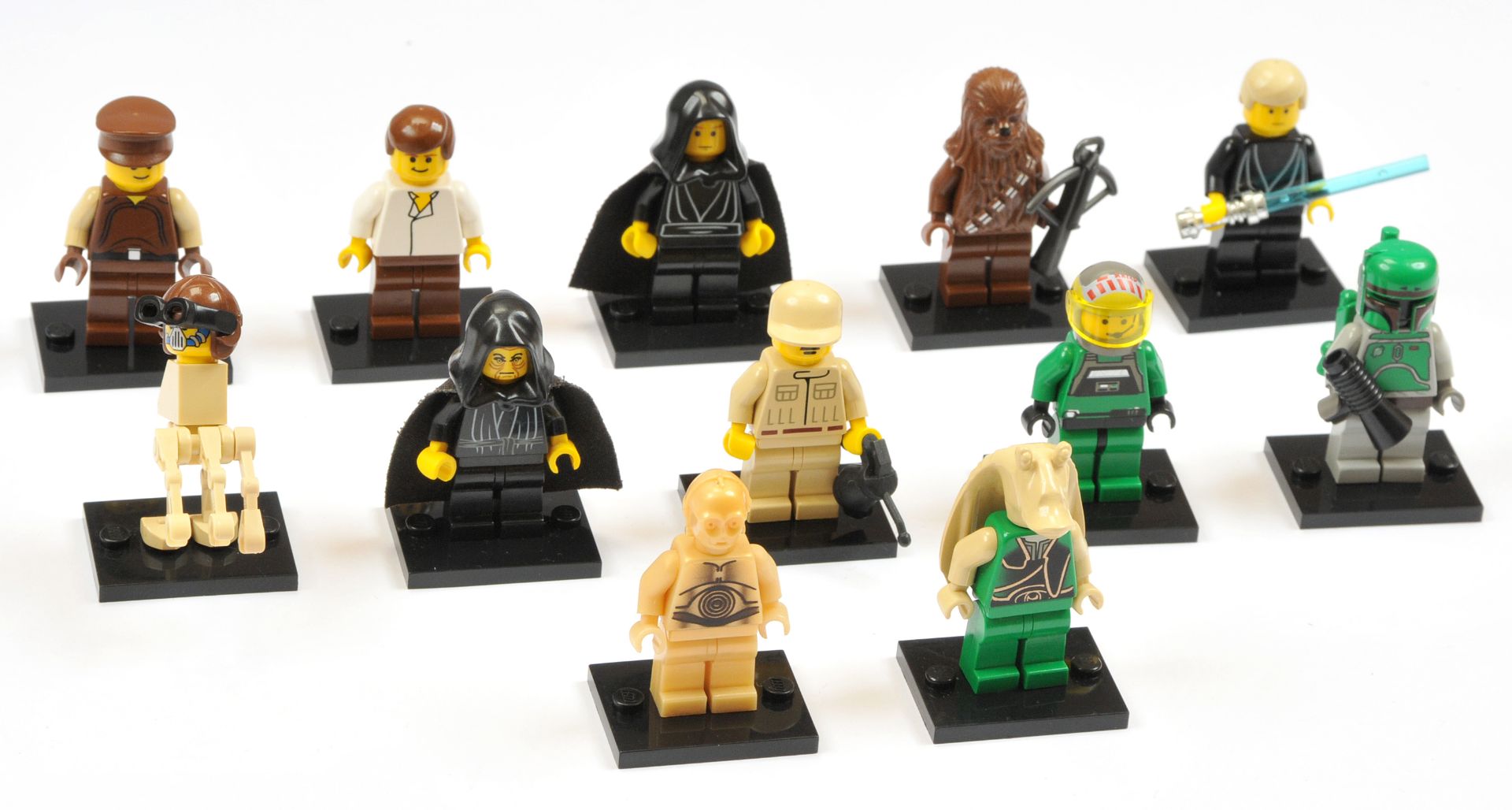 Lego Star Wars Minifigures 2000 Issues including Boba Fett, Chewbacca, Han Solo, plus others, Nea...