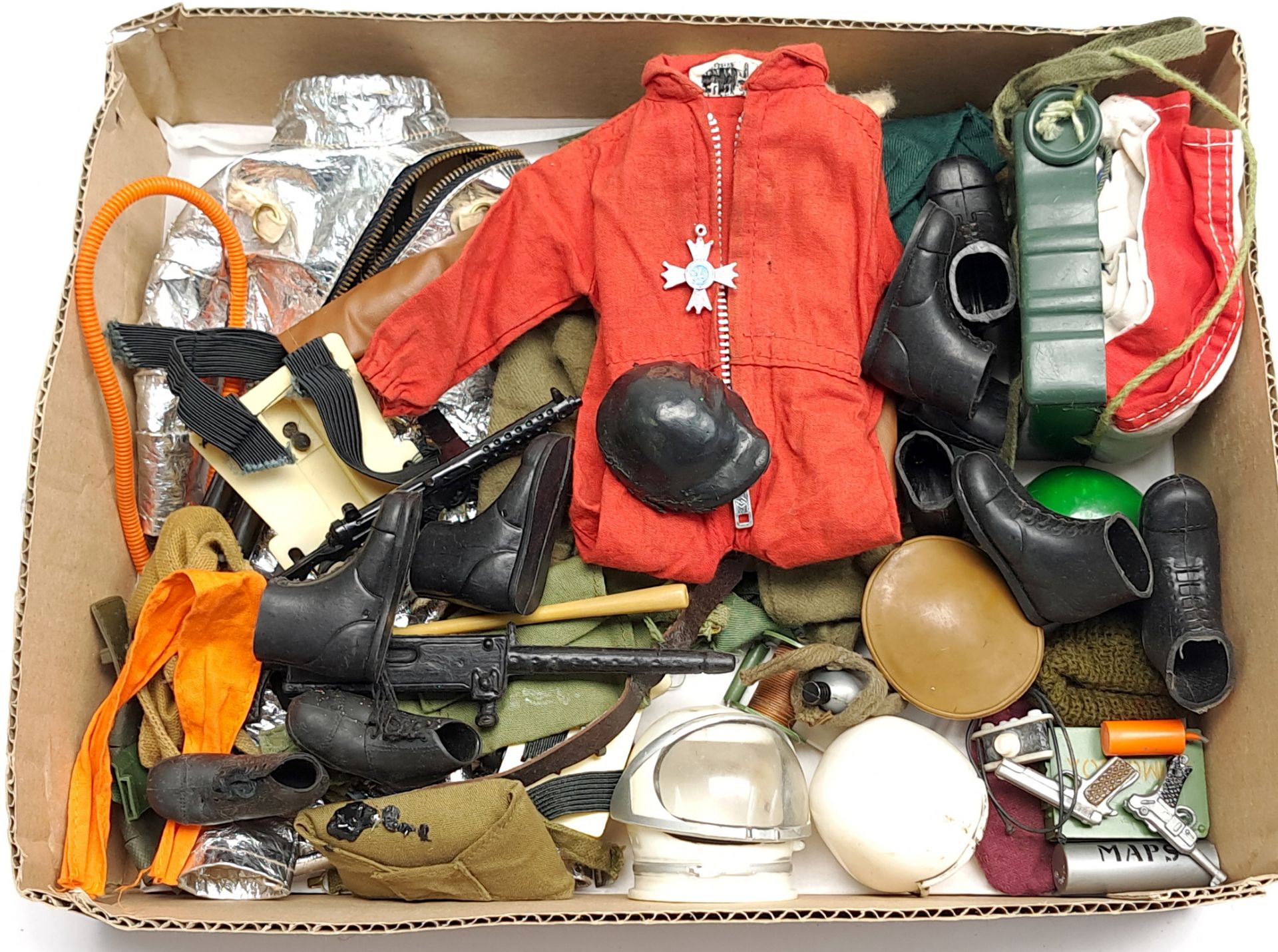 Palitoy Action Man vintage loose clothing/accessories to include guns, various part outfits, helm...