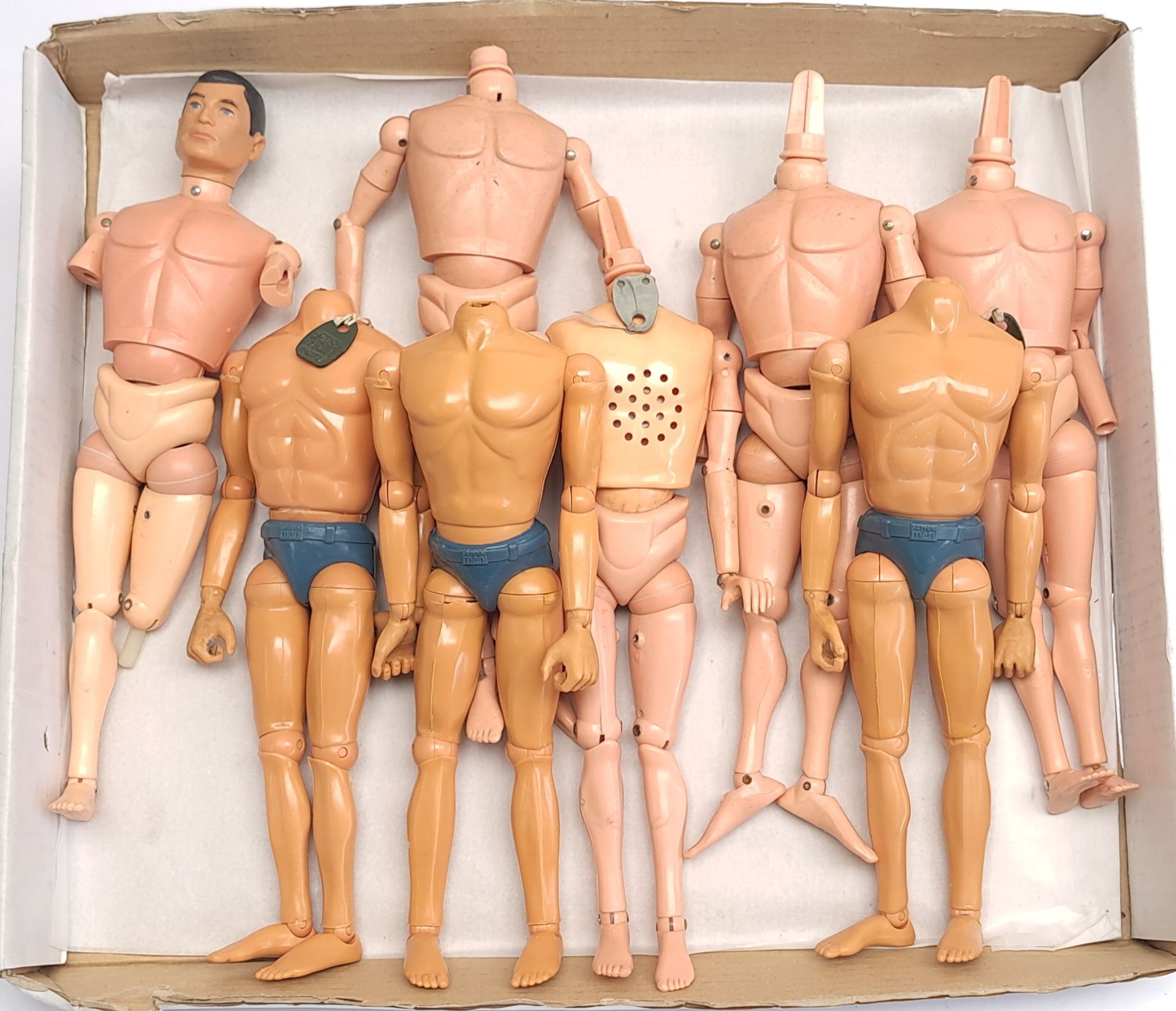 Palitoy Action Man Vintage an unboxed group of Figures / Undressed - all are missing heads and/or... - Bild 2 aus 2