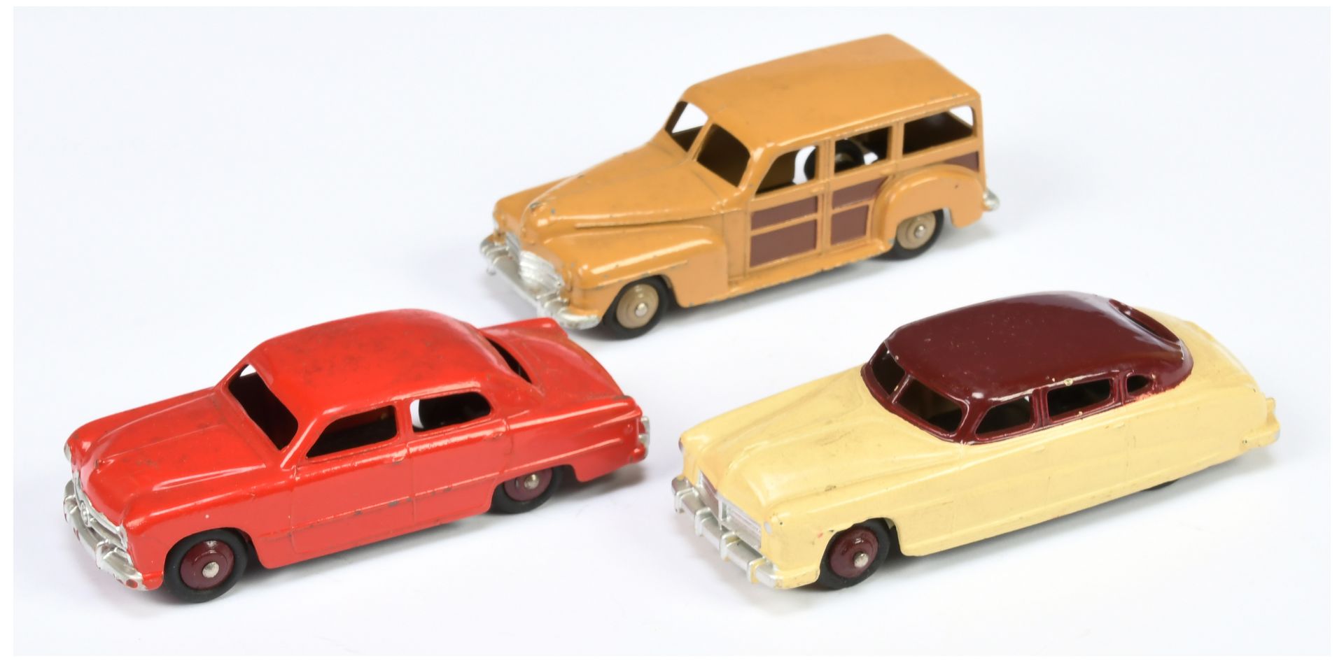 Dinky group of models to include (1) 139a Ford Fordor Sedan