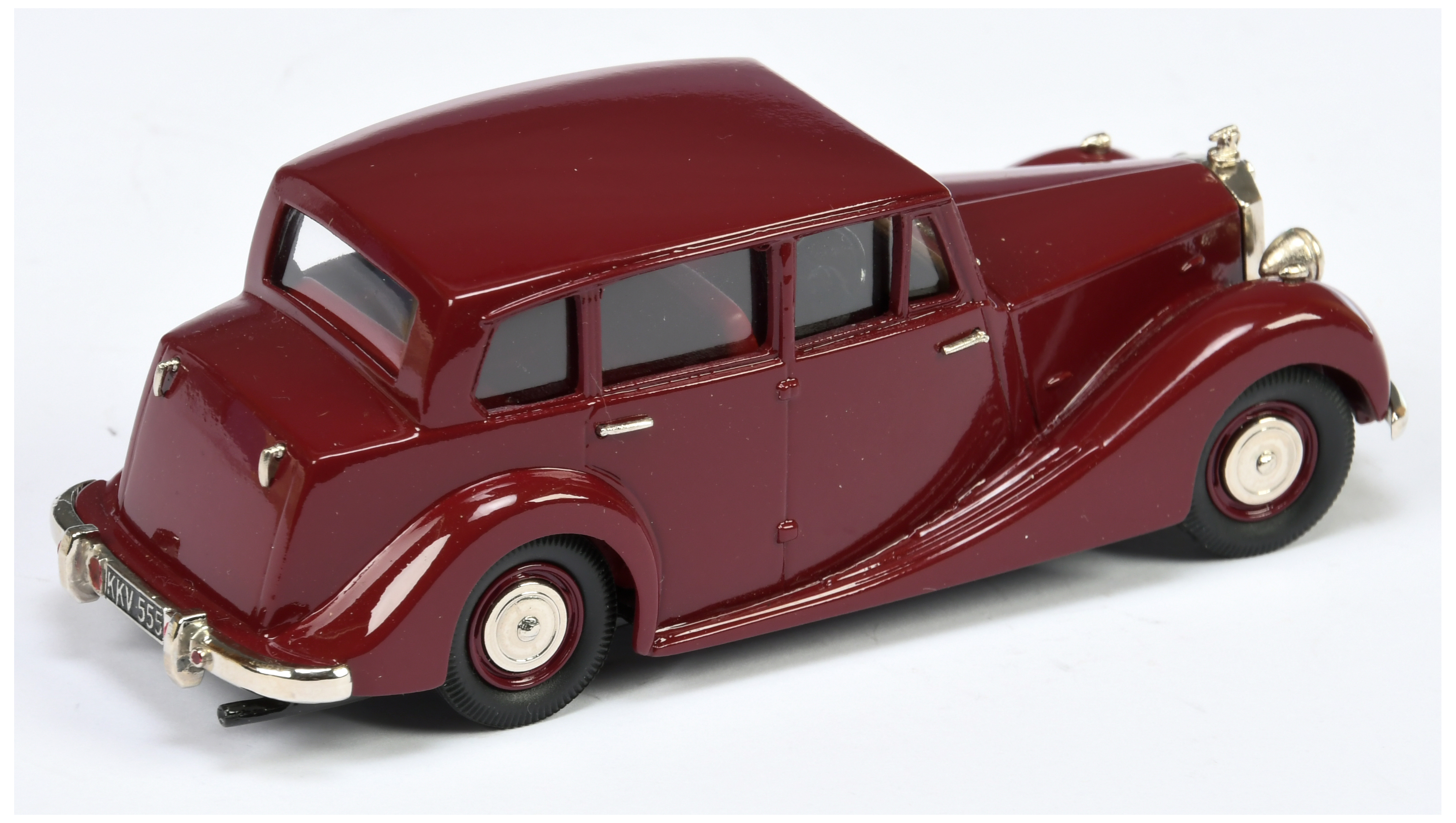 Lansdowne LDM8A 1954 Triumph Renown Mk.2 TDC Saloon - maroon body & interior, wheels with chrome ... - Image 2 of 2