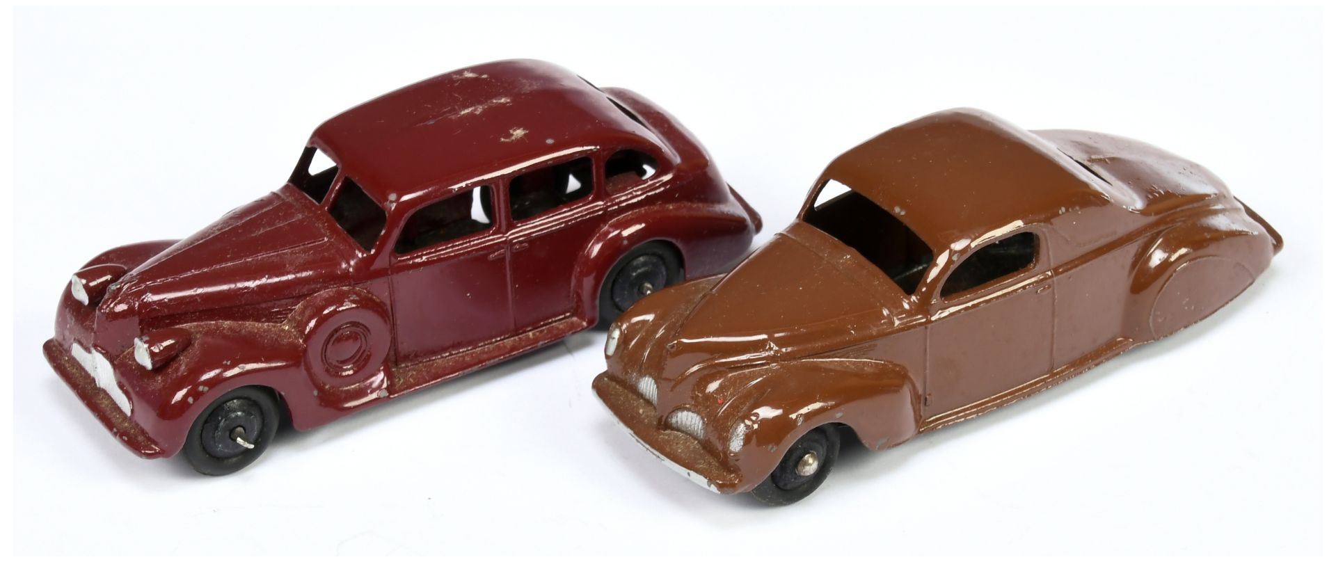 Dinky pair of Postwar cars - No.39c Lincoln Zephyr 