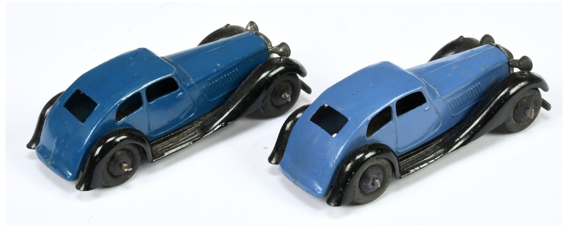 Dinky pair of 36d Rover - both are closed chassis - Image 2 of 2