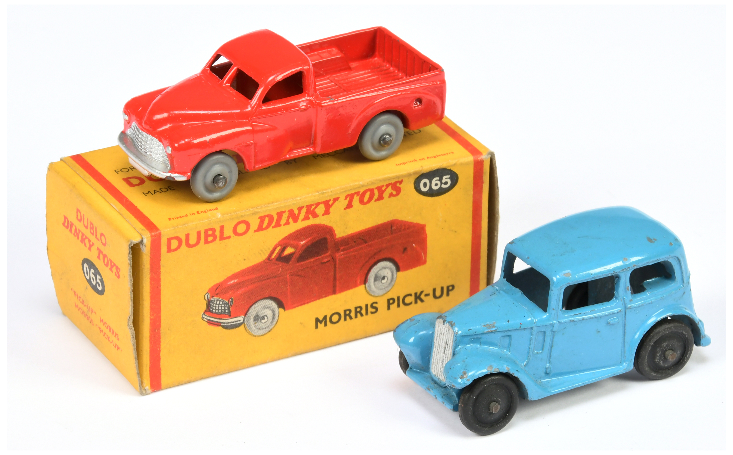 Dinky pair of cars to include 35a Saloon 