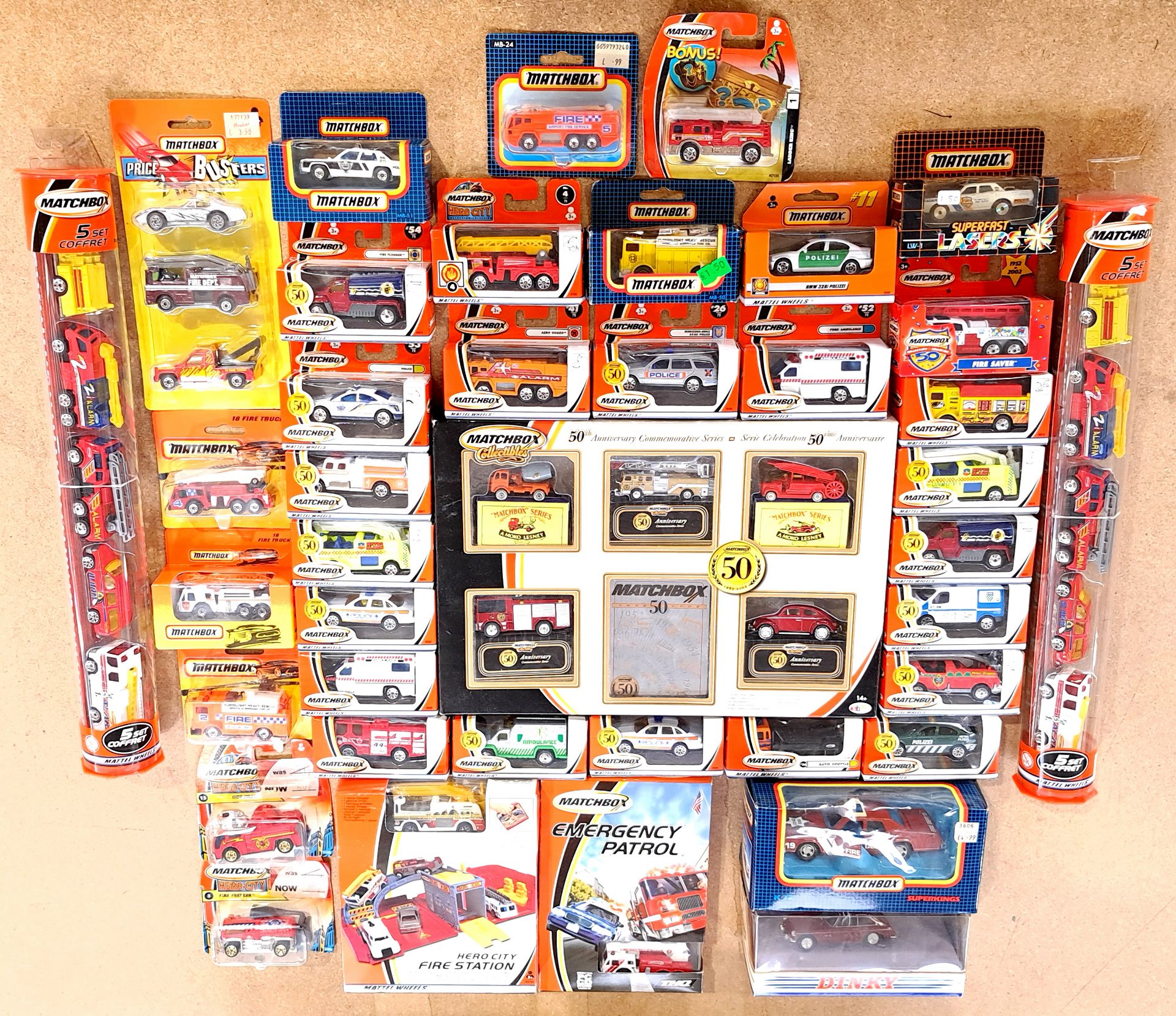 Matchbox, a boxed & carded mixed vehicle group