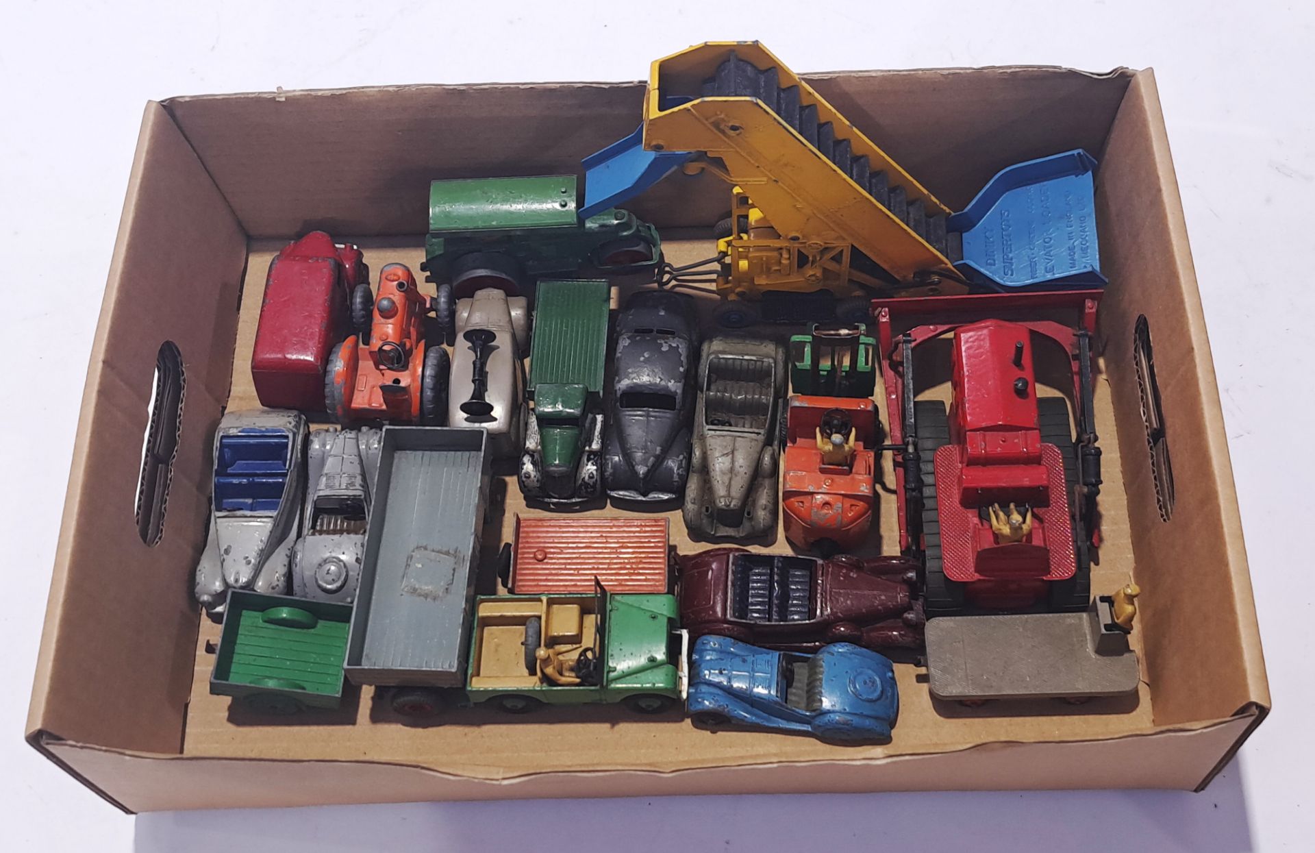 Dinky, an unboxed mixed play worn group. Conditions generally appear Fair to Excellent.