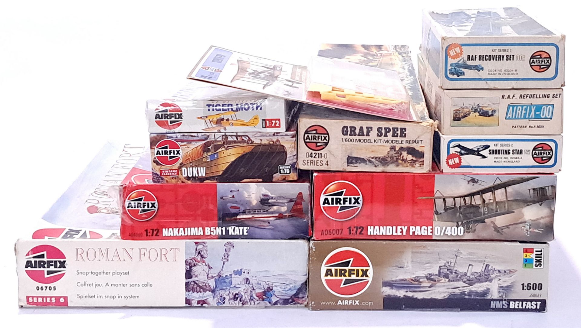 Airfix, a mixed Model Kit group of Planes. Not checked for completion or correctness. Conditions ...
